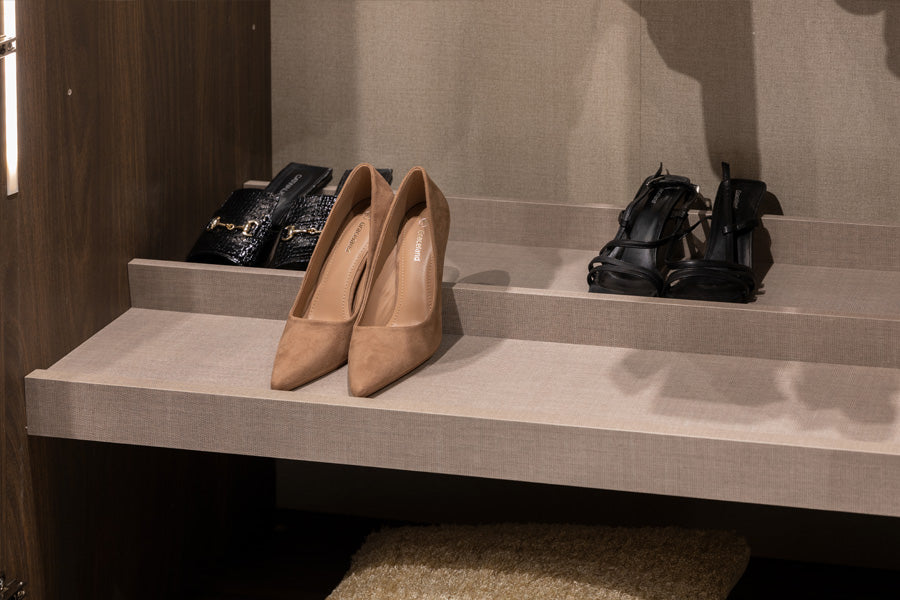 19 конфигурирани модула за гардероб «Alfa» - с осветление, чекмеджета, лостове за закачалки и рафтове