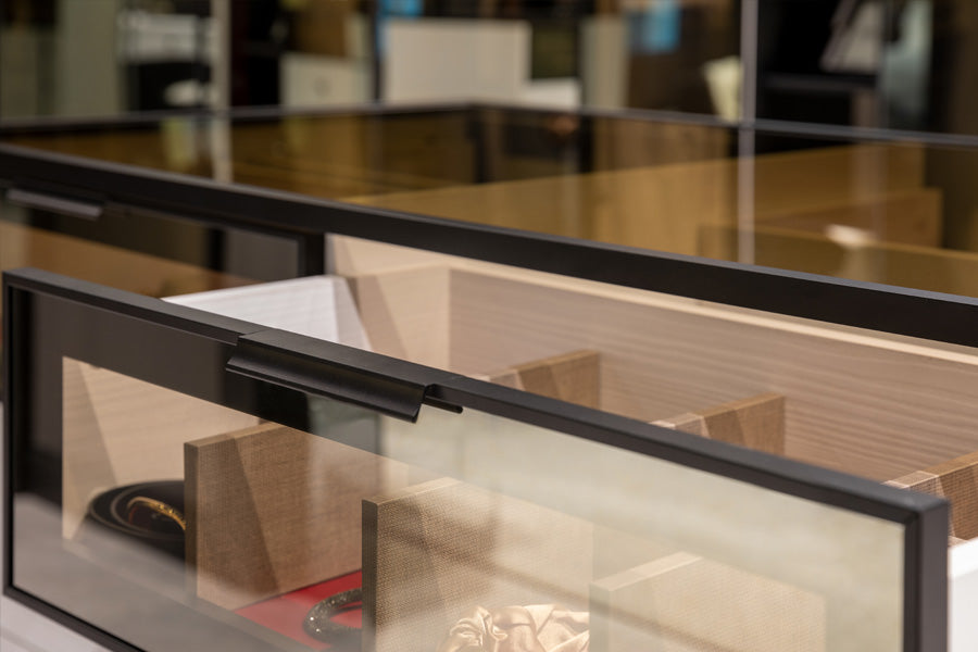 19 конфигурирани модула за гардероб «Alfa» - с осветление, чекмеджета, лостове за закачалки и рафтове