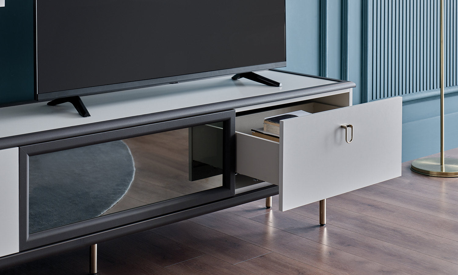 TV Секция Eterna