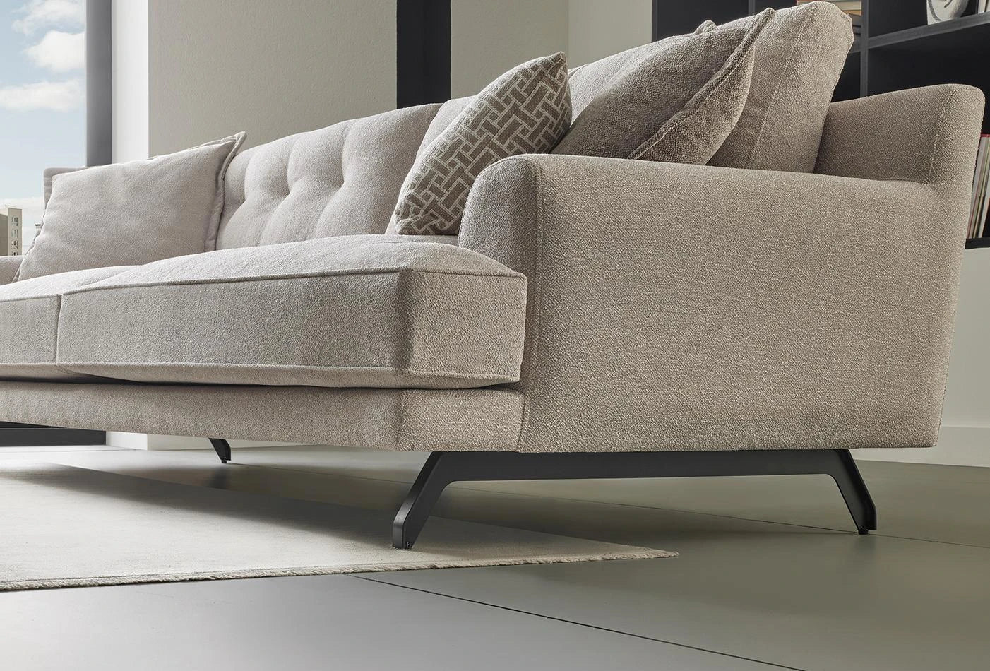 Четириместен диван «Milan» + три декоративни възглавници, ширина 280см