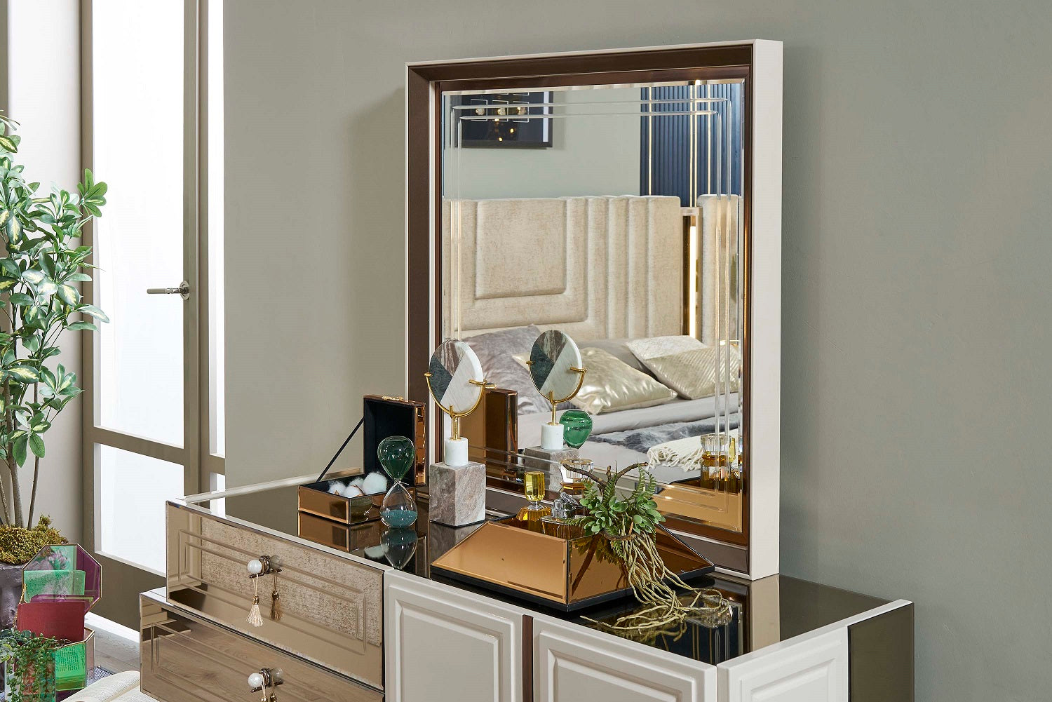 Тоалетка с огледало Felix