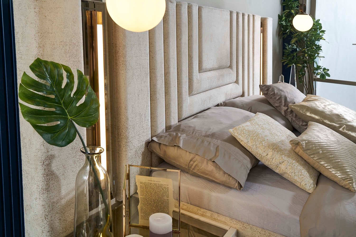 Тапицирано легло «Felix» + табла с осветление - с място за съхранение, повдигащ механизъм