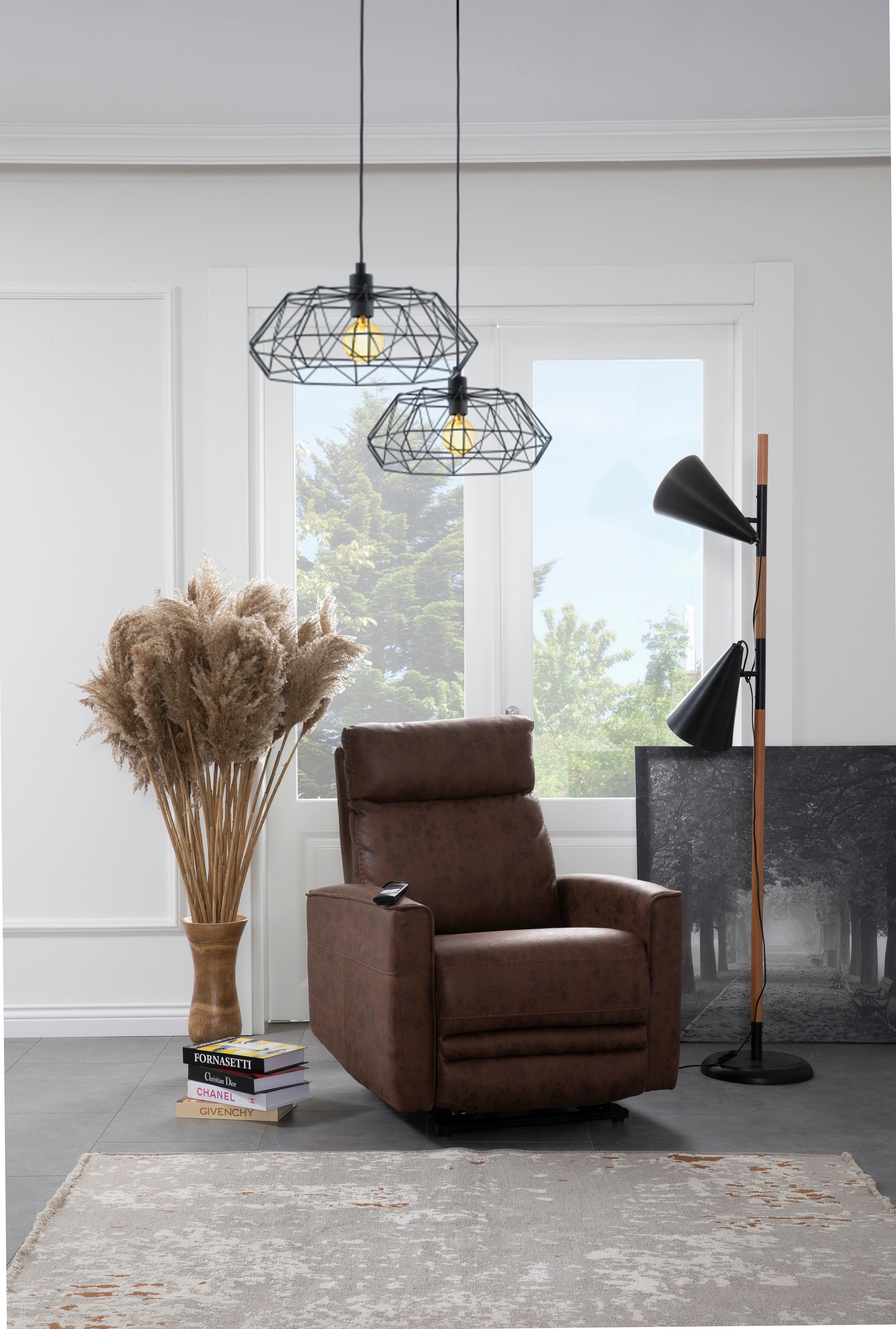 Кресло «Girit Medical» с електрически релакс механизъм, USB зарядна станция