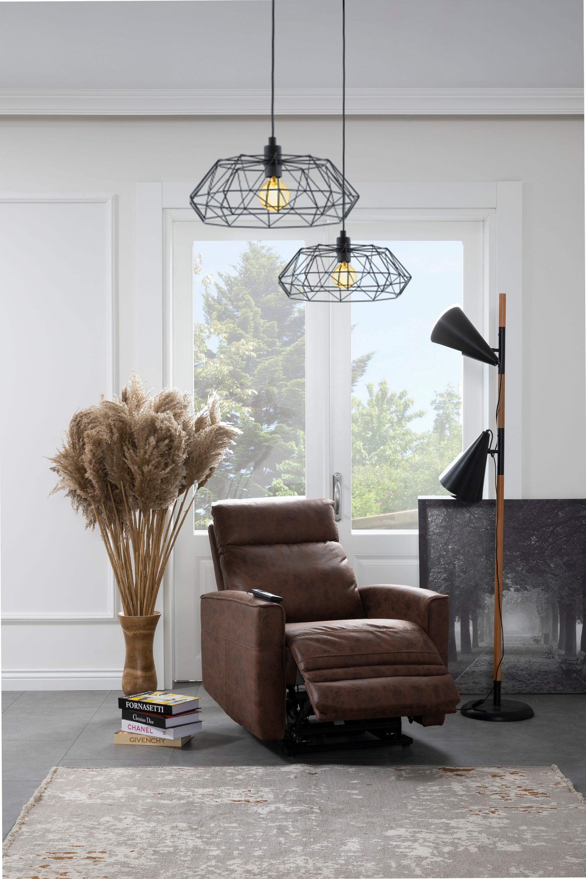 Кресло «Girit Medical» с електрически релакс механизъм, USB зарядна станция