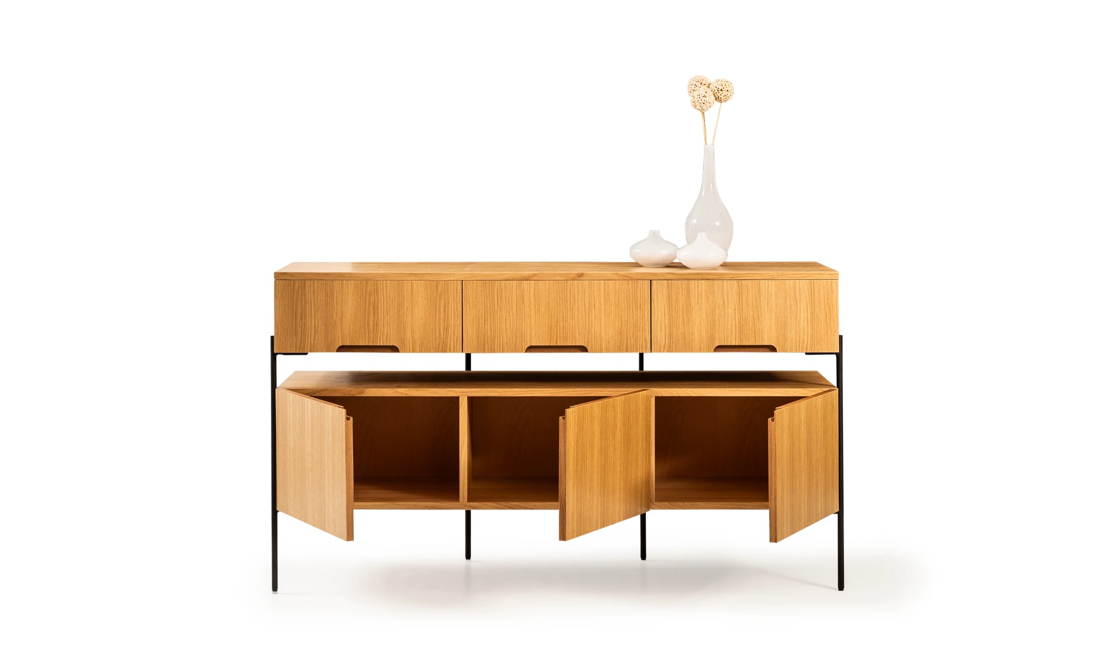 Бюфет «Harmonia 40001» с естествен фурнир, размер 142х79х44см