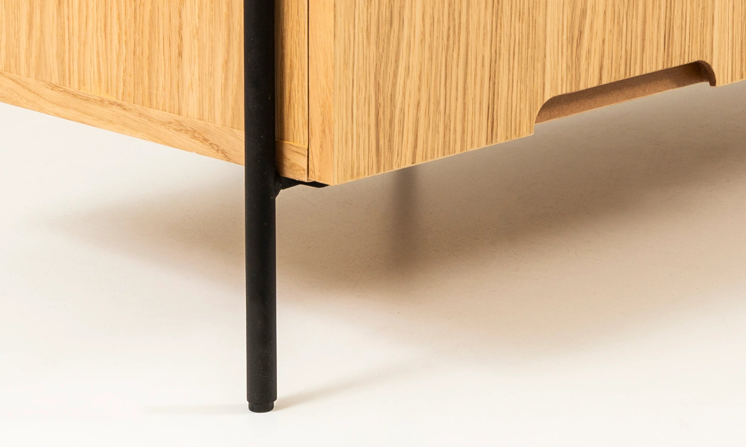 ТВ конзола «Harmonia» с размер 140х51х42см