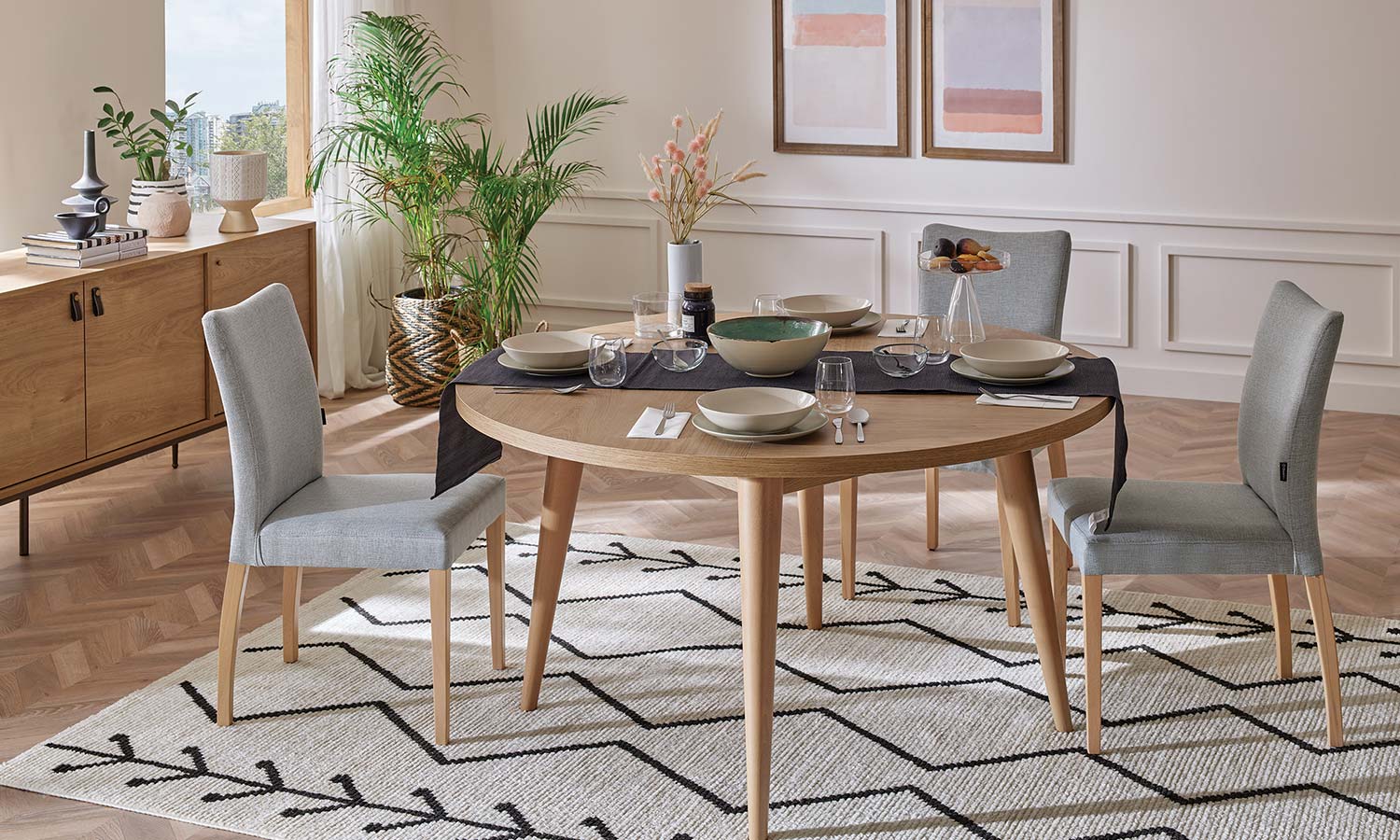 Трaпезен стол «Helis» с тапицерия