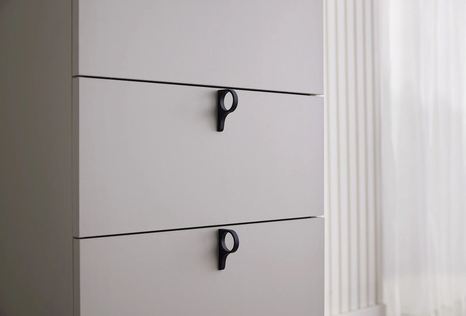 Скрин «Cordell» с пет чекмеджета, размер 50х117х46см