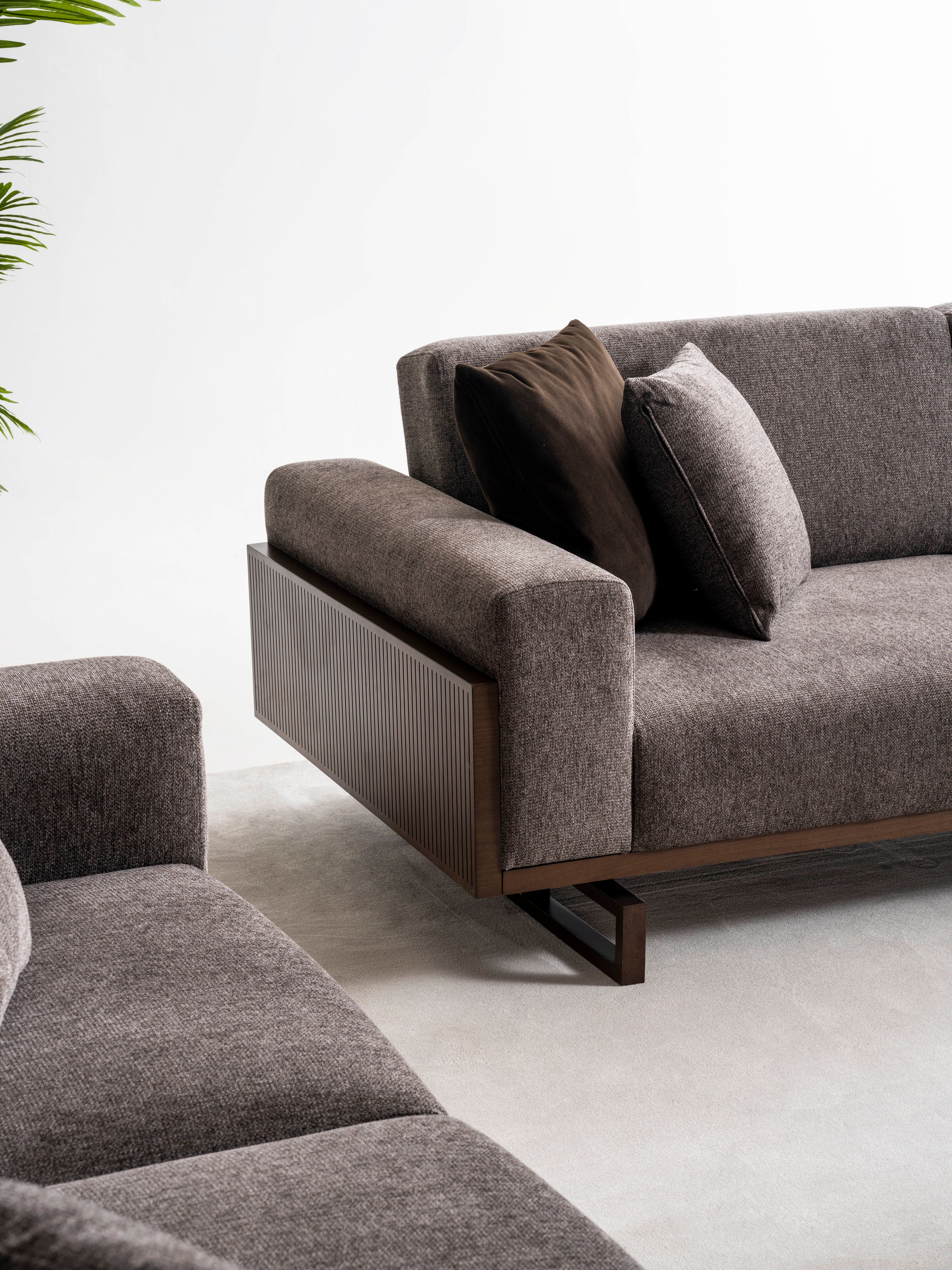 Четириместен разтегателен диван «Harmony» + две декоративни възглавници, ширина 257см