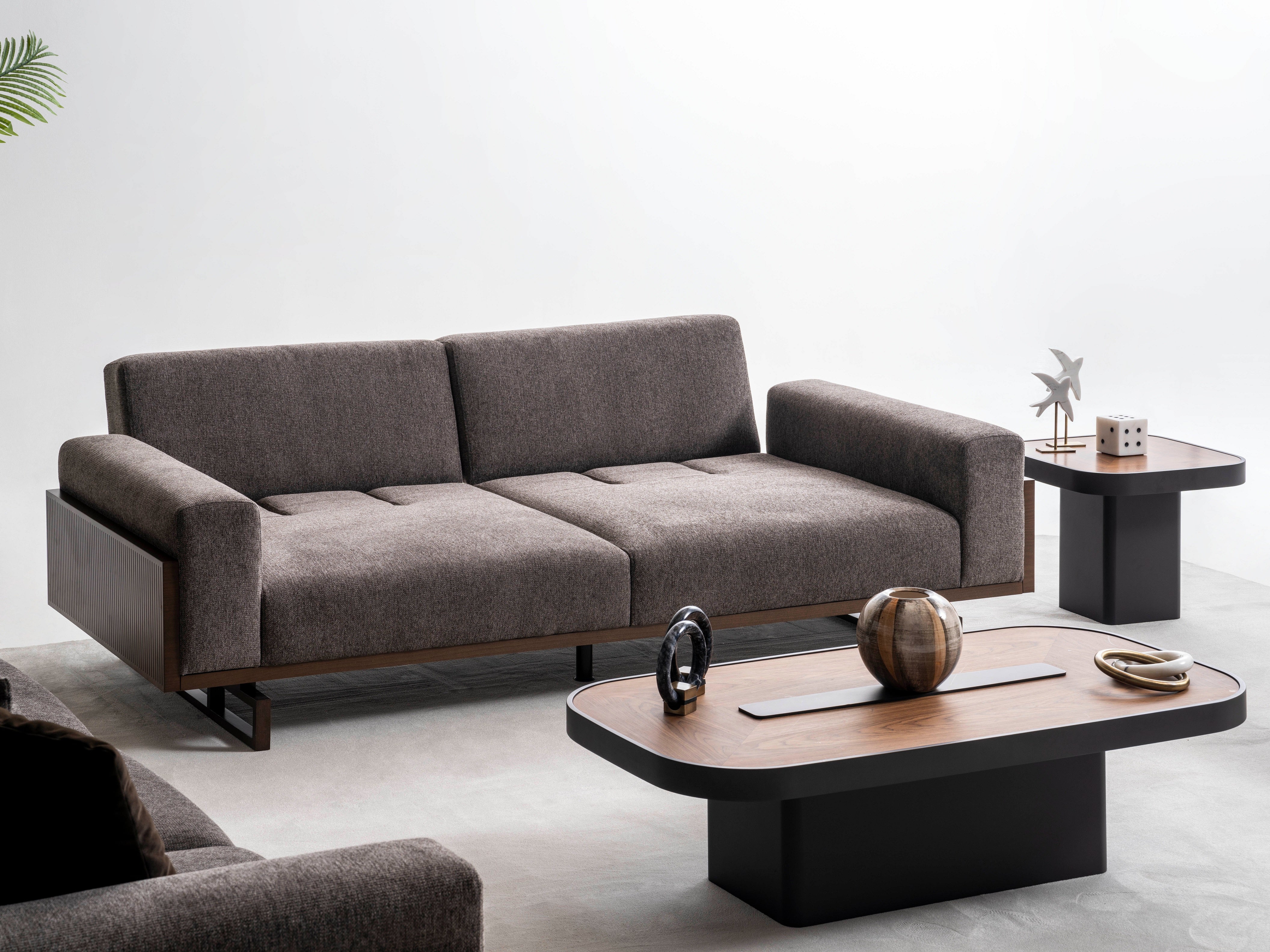 Триместен разтегателен диван «Harmony» + 2 декоративни възглавници, ширина 240см