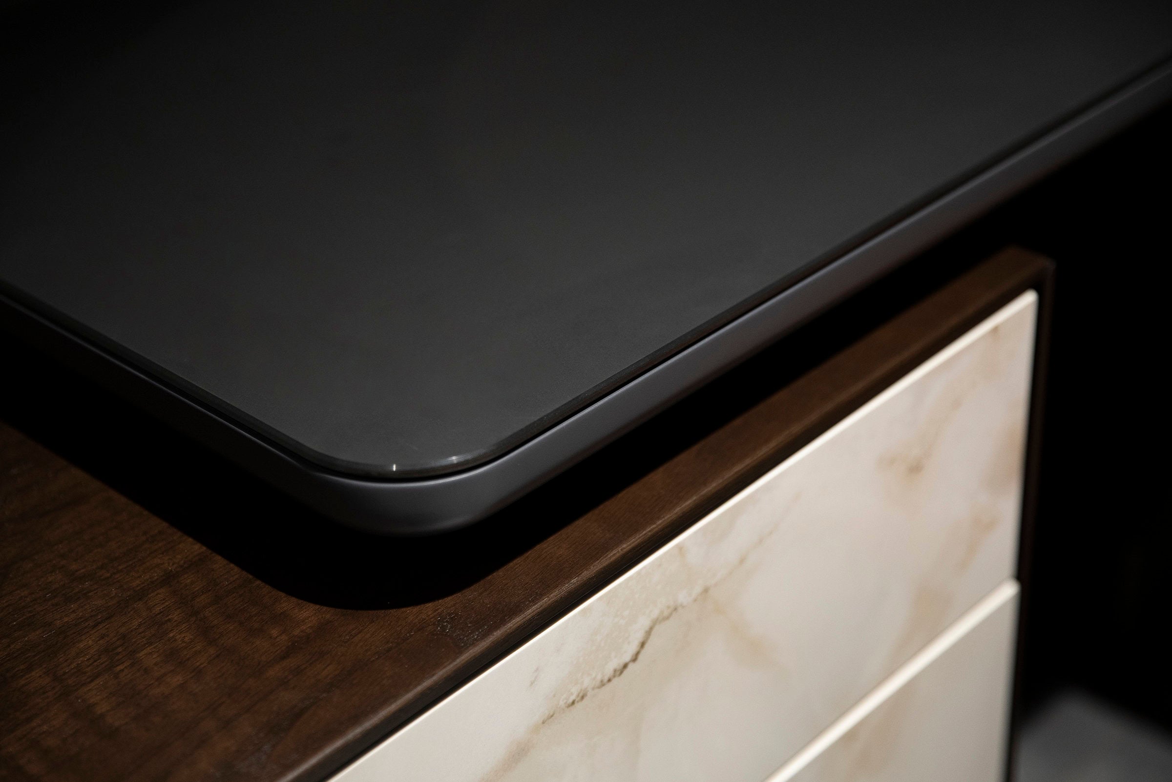 Тоалетка «Indiana» + чекмеджета с керамични чела, с естествен фурнир, размер 200х75х49см