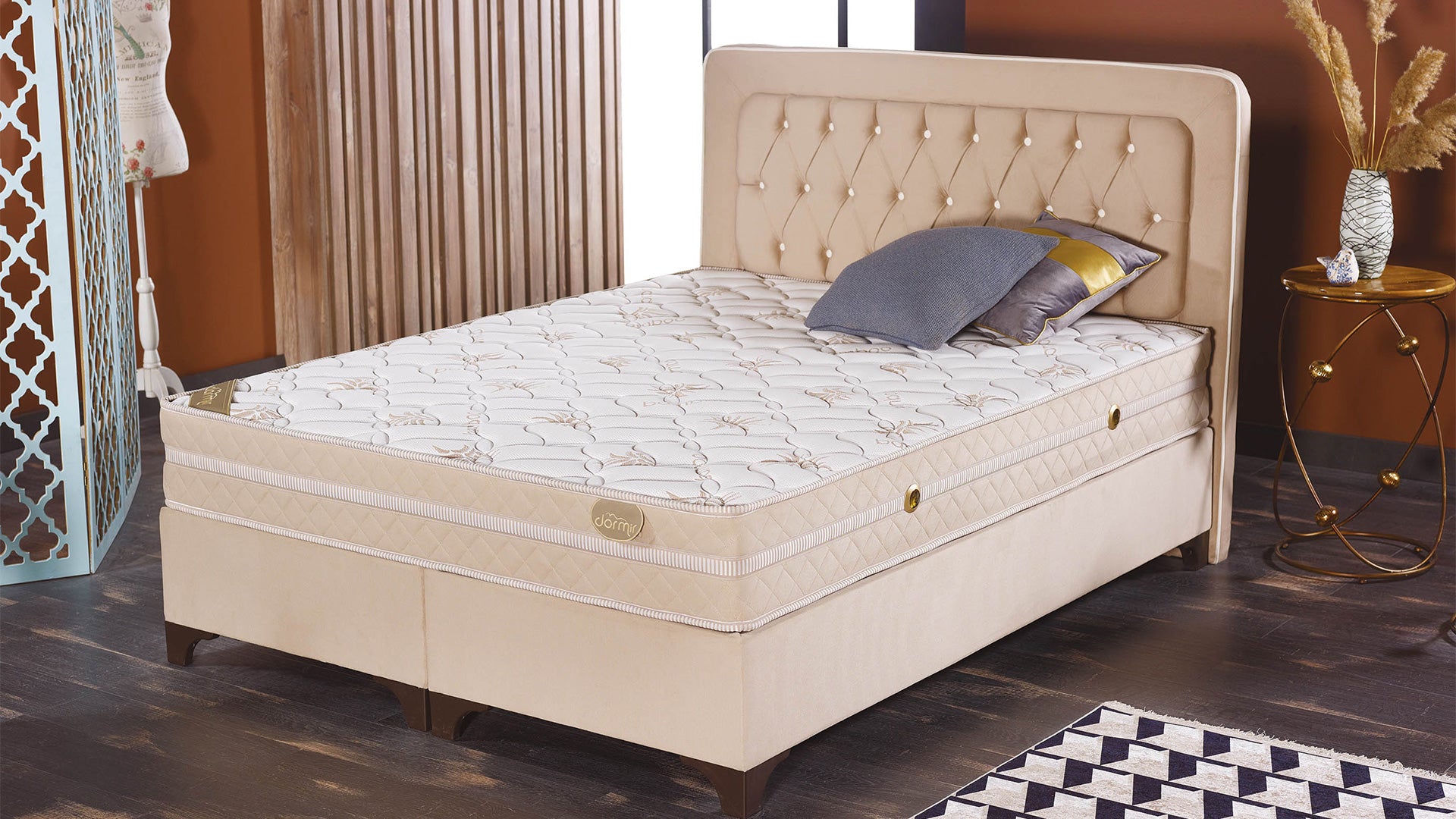 Тапицирано легло «Lima» + Матрак и табла - с място за съхранение и система за безшумно затваряне