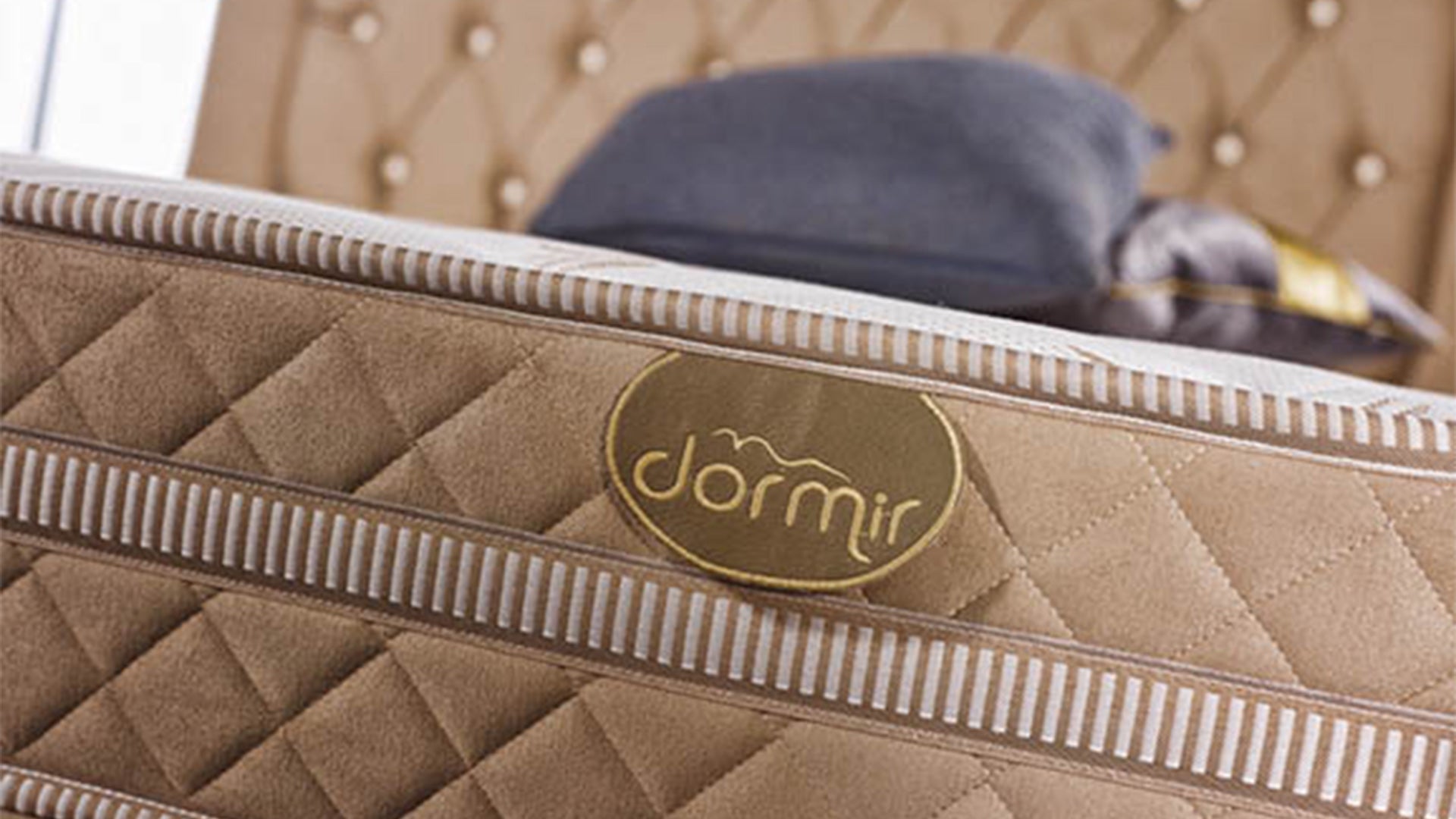 Тапицирано легло «Lima» + Матрак и табла - с място за съхранение и система за безшумно затваряне