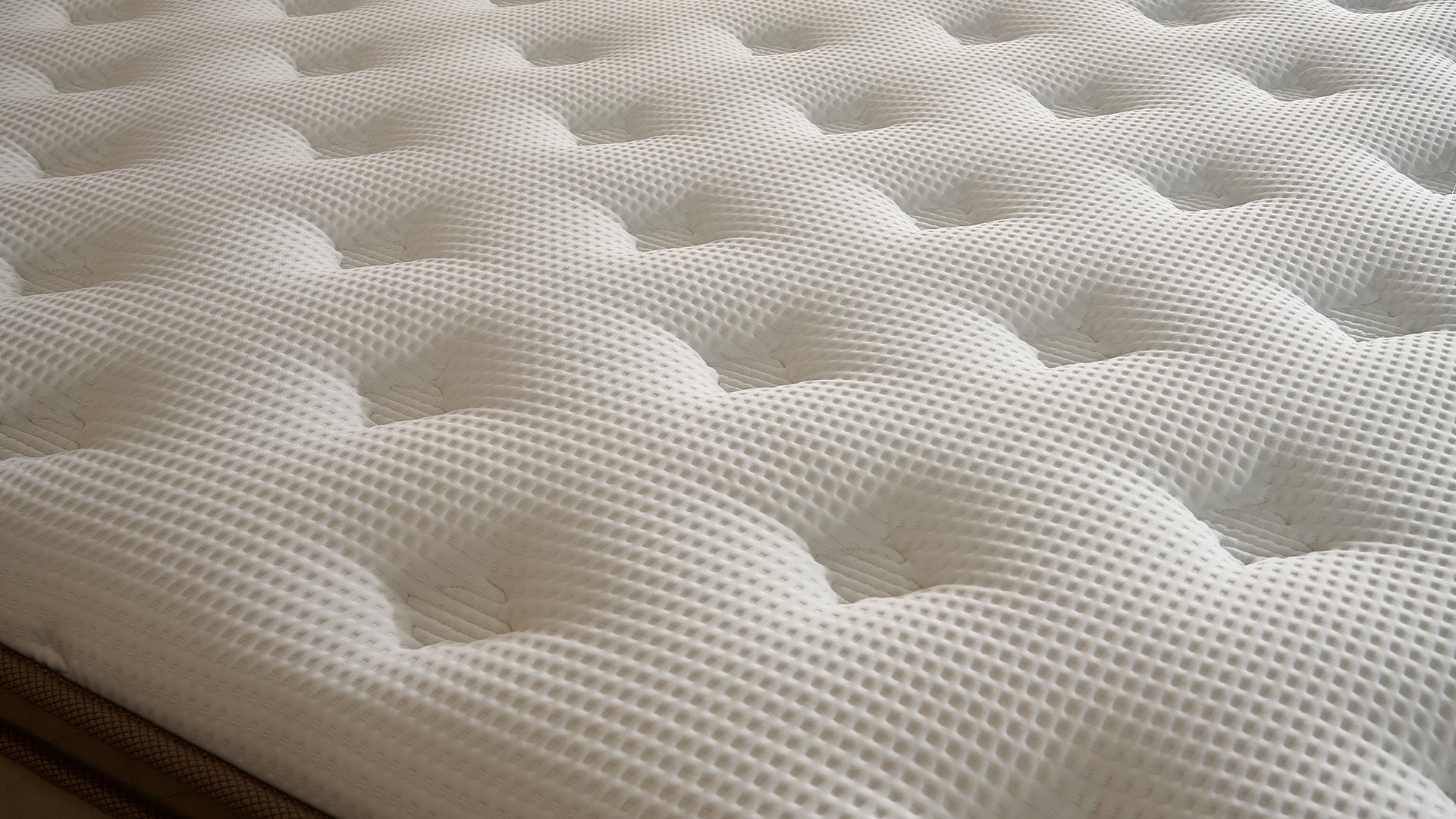 Тапицирано легло «Line XL» + Матрак и табла - с място за съхранение и система за безшумно затваряне