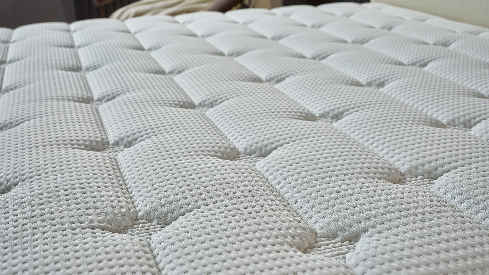 Тапицирано легло «Merci» + Матрак и табла - с място за съхранение и система за безшумно затваряне