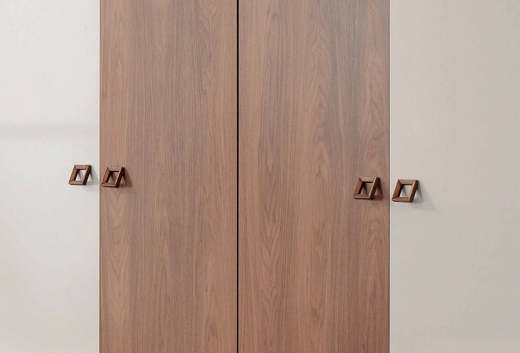 Четирикрилен гардероб «Mistral» с огледална врата, ширина 178см