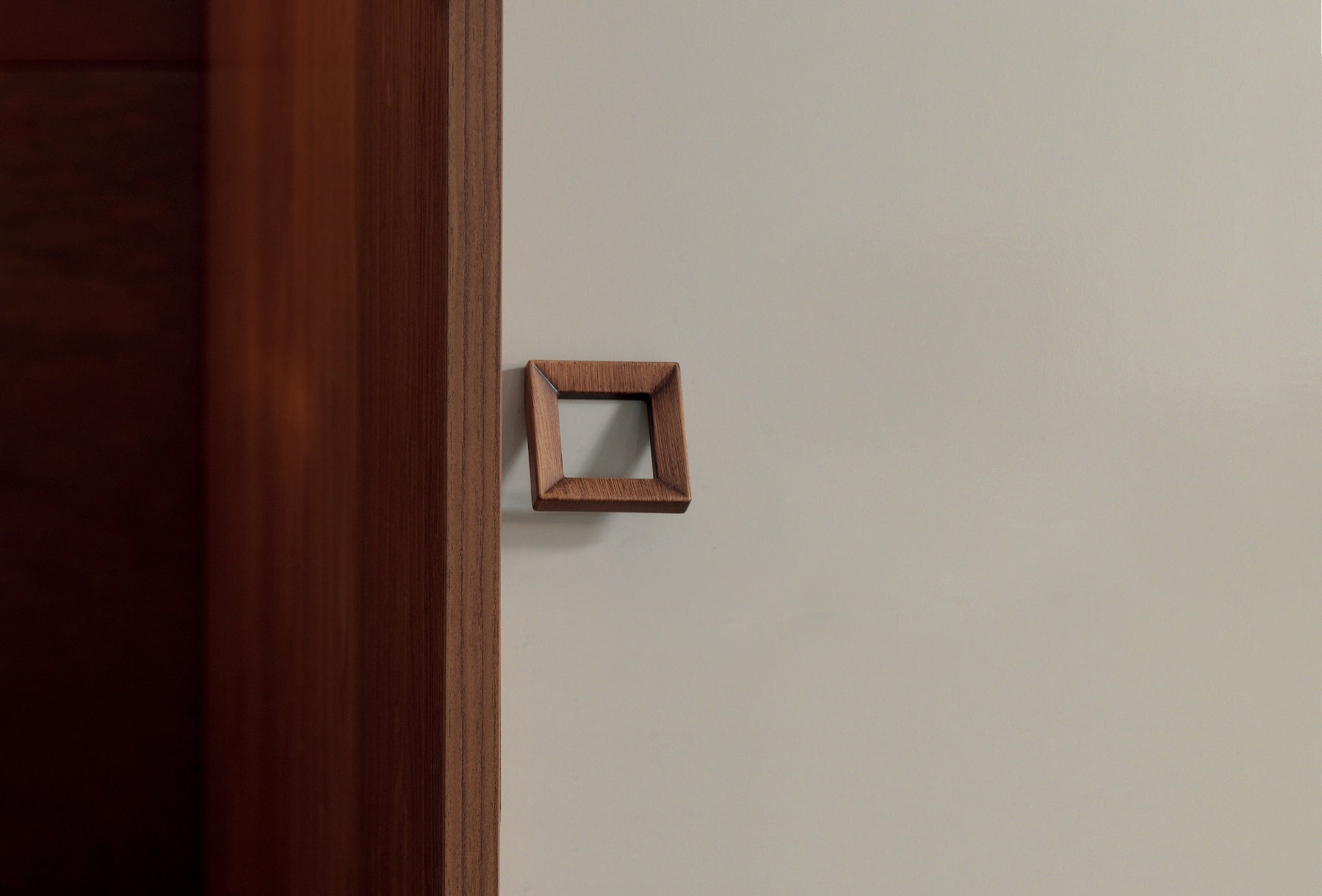 Двукрилен гардероб «Mistral» - рафтове, ширина 90см