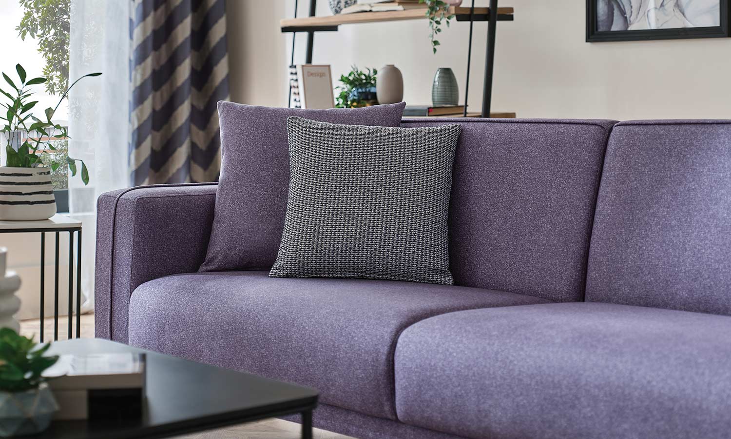 Tриместен разтегателен диван «Morel» + 3 декоративни възглавници, ширина 224см