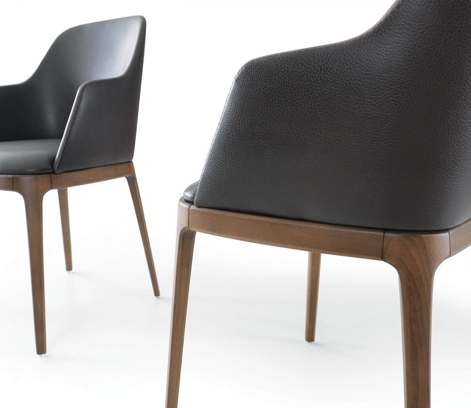 Трапезен стол «Nirvana»с подлакътник, с тапицерия, 50+ вида дамаски