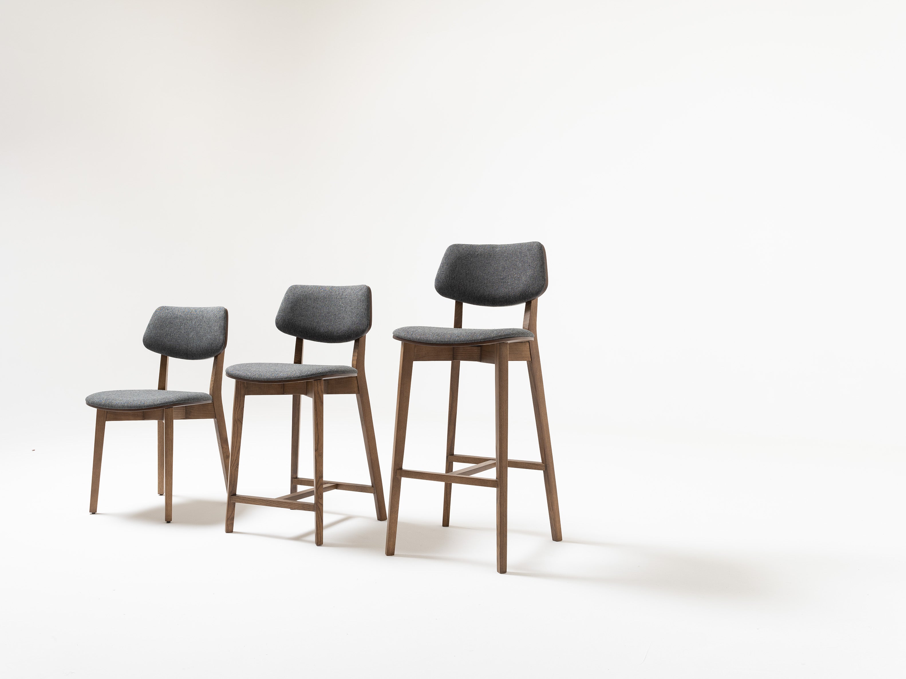 Среден бар стол «Stella» за кухня, остров, барплот или тераса