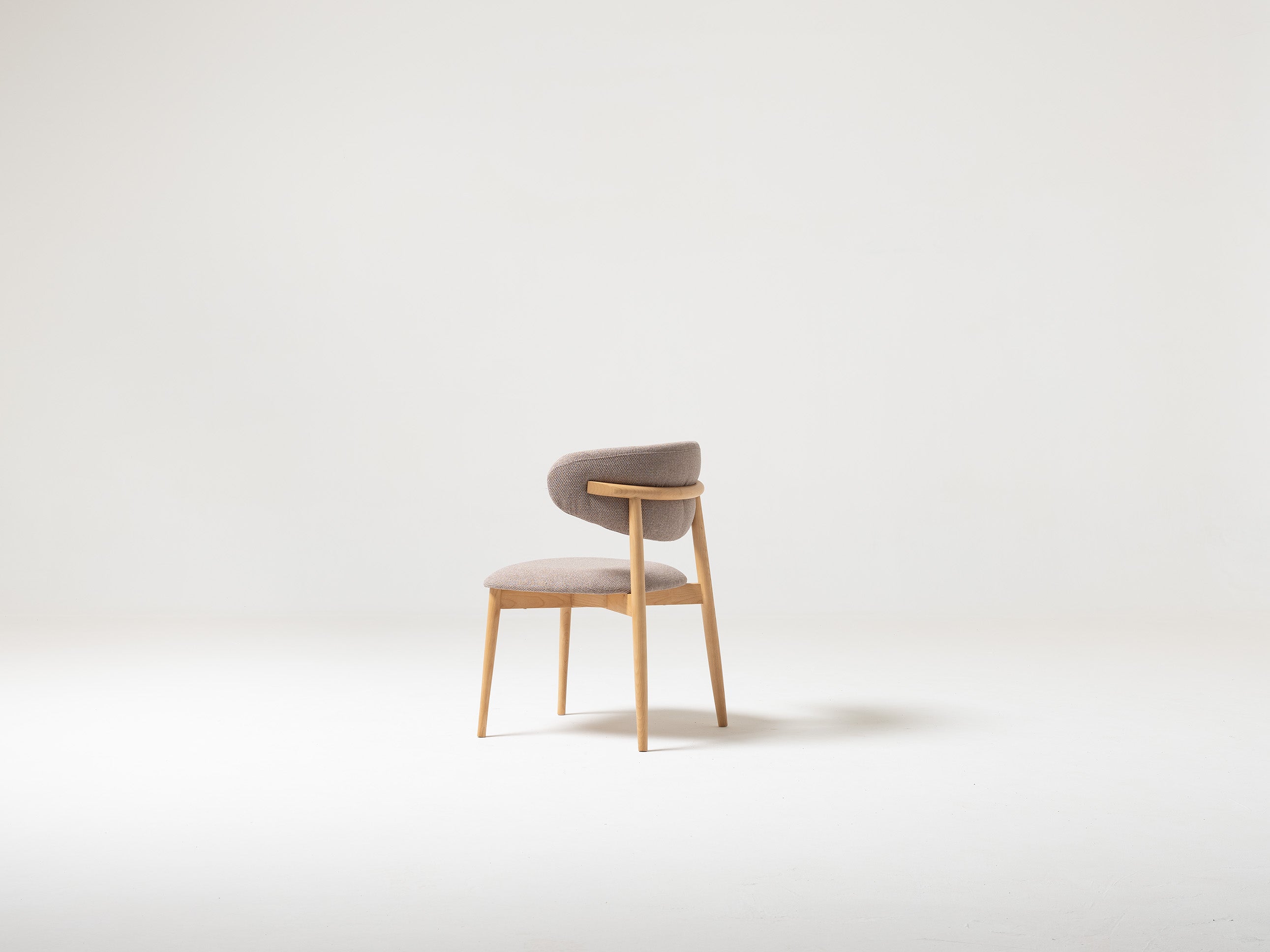 Трапезен стол «Olea» с тапицерия, 50+ вида дамаски