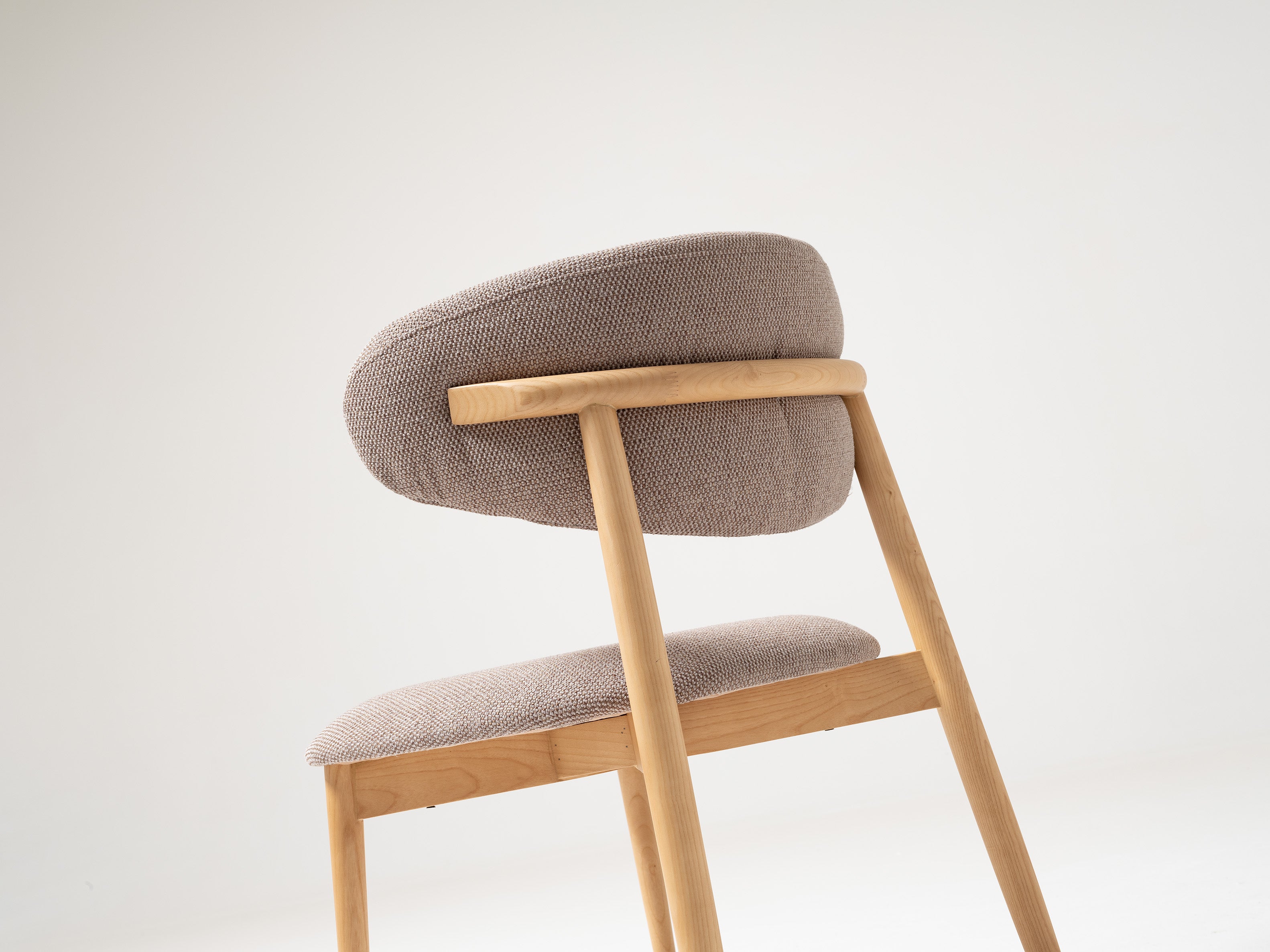 Трапезен стол «Olea» с тапицерия, 50+ вида дамаски