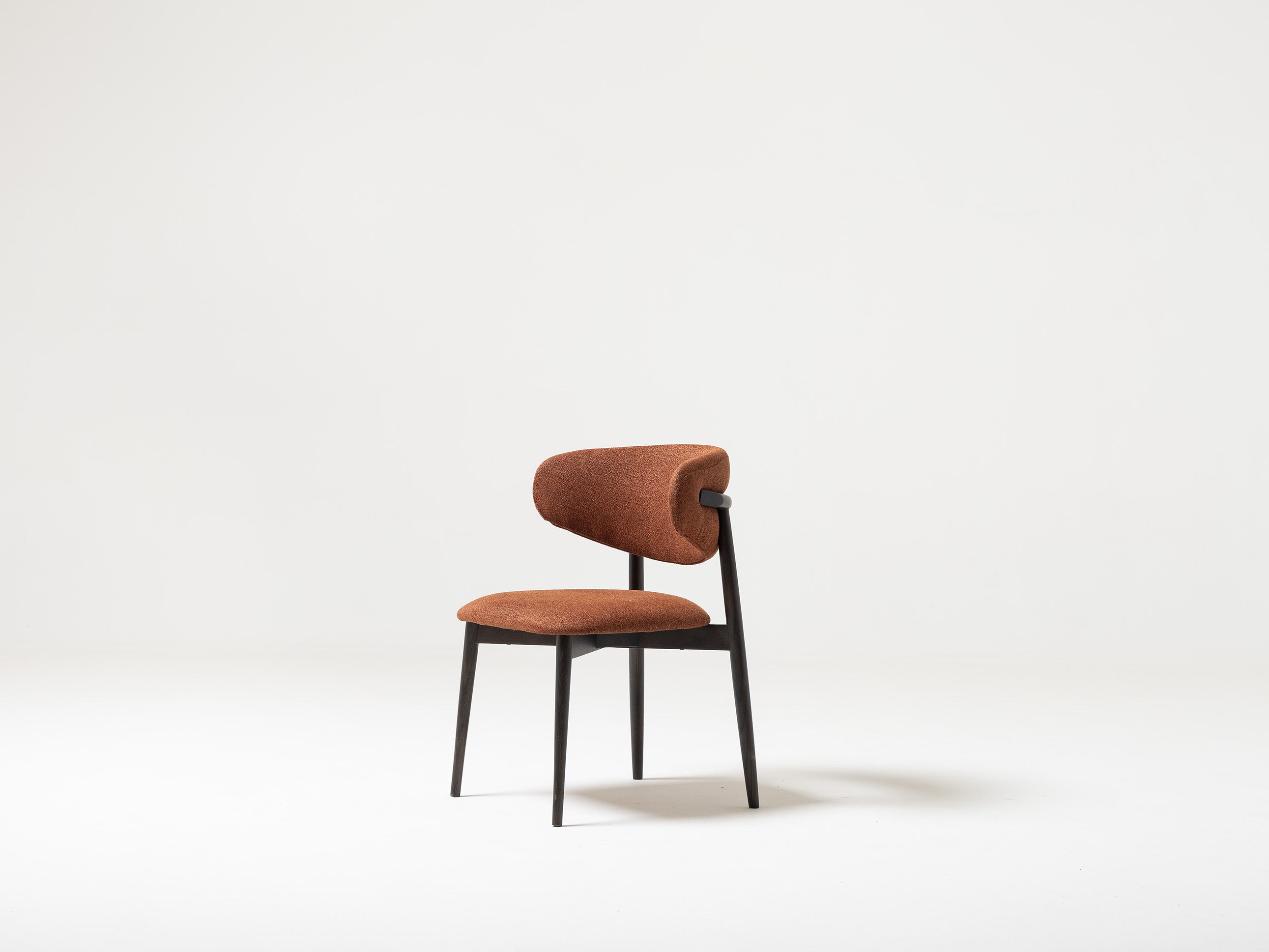 Трапезен стол «Olea» с тапицерия, 50+ вида дамаски