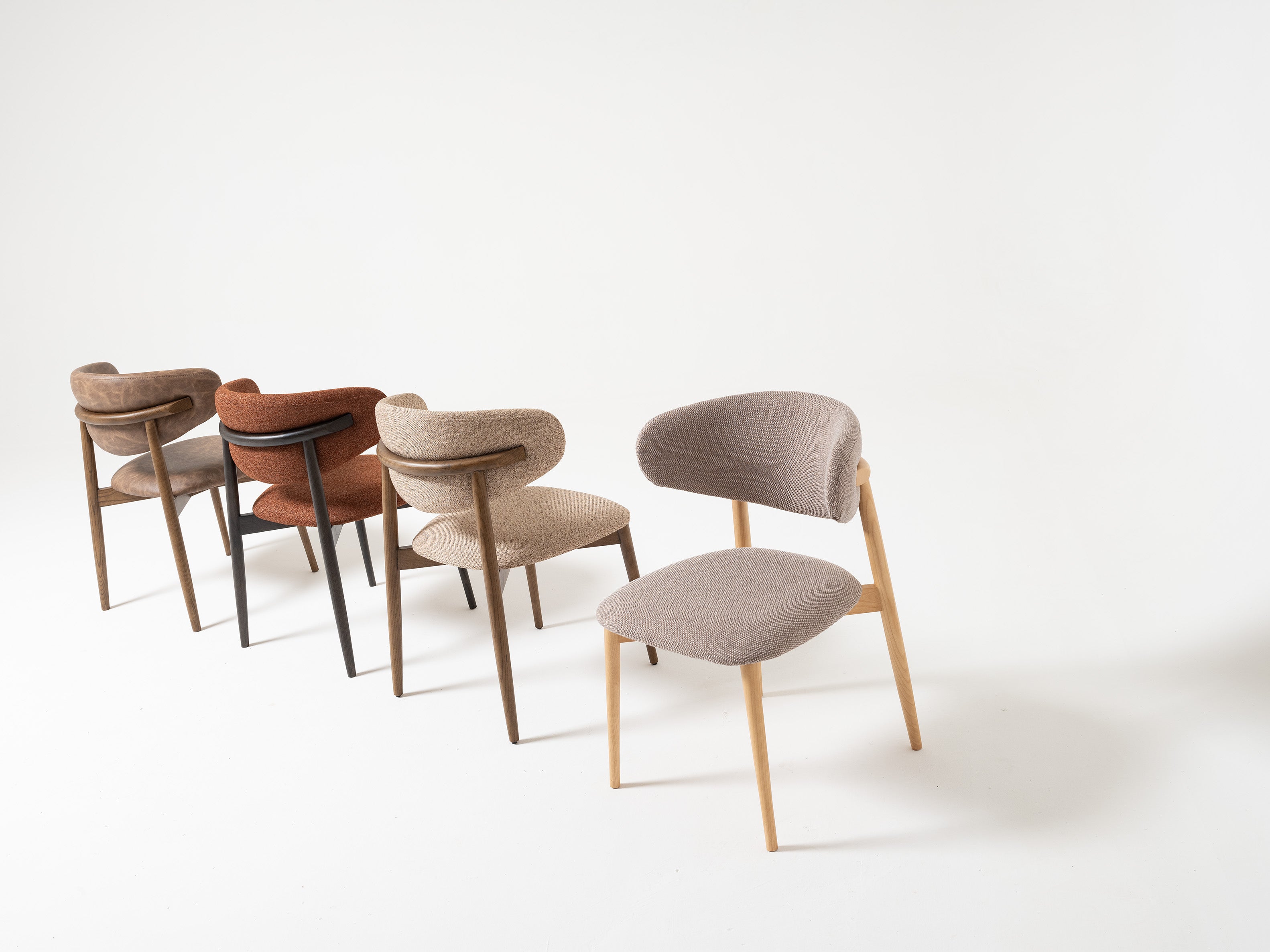 Трапезен стол «Olea» с тапицерия, 50+ вида дамаски