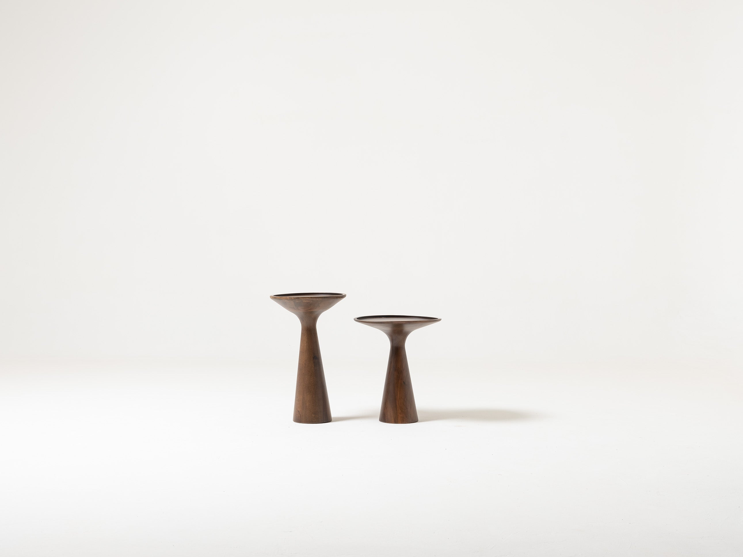 Помощна маса «Zen» - естествен фурнир