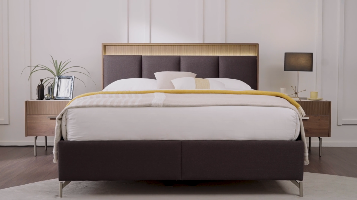 Тапицирано легло «Pavia» + табла с осветление - с място за съхранение, повдигащ механизъм, система за безшумно затваряне