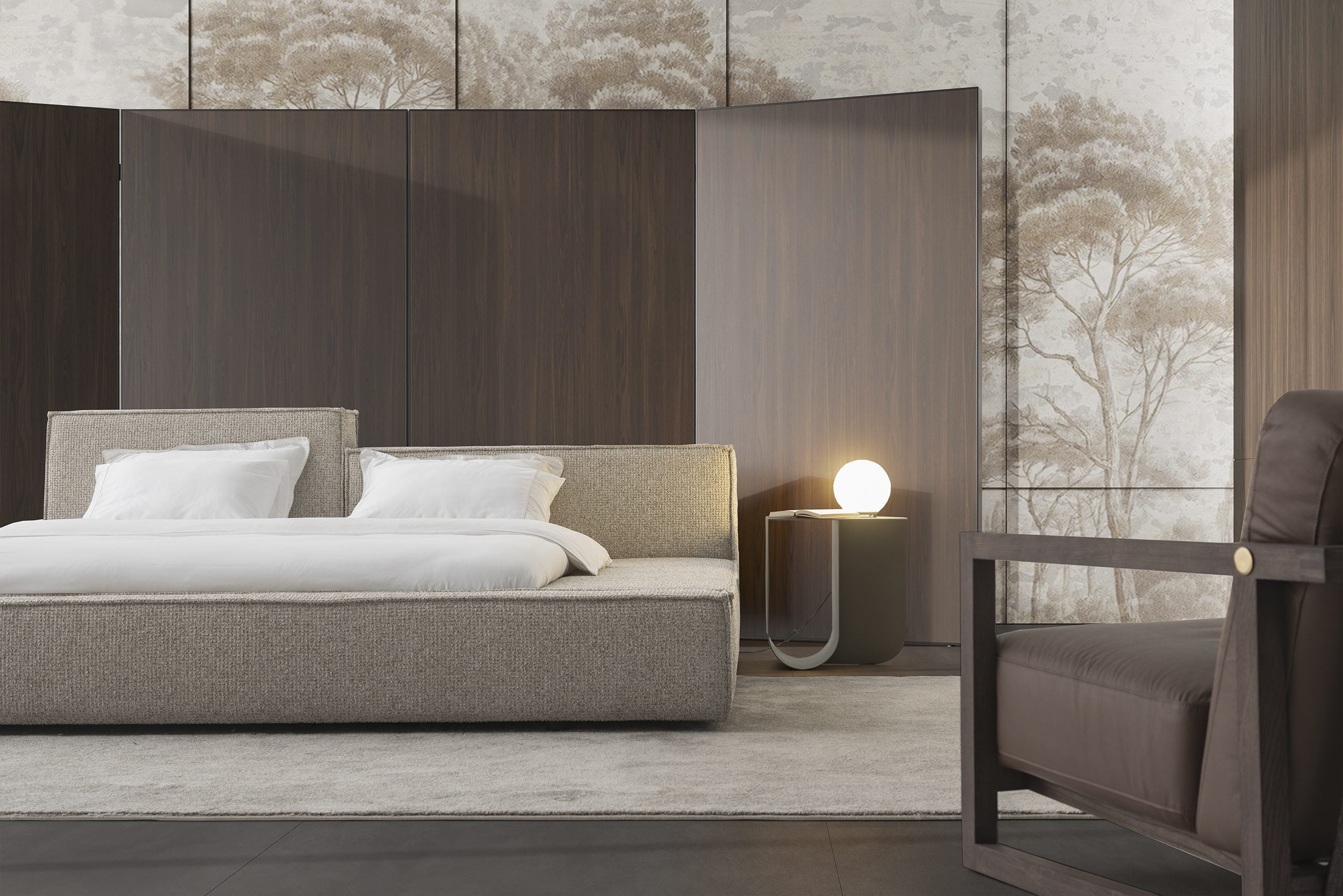 Тапицирано легло «Poufy XL» с асиметрична табла, с включена подматрачна рамка