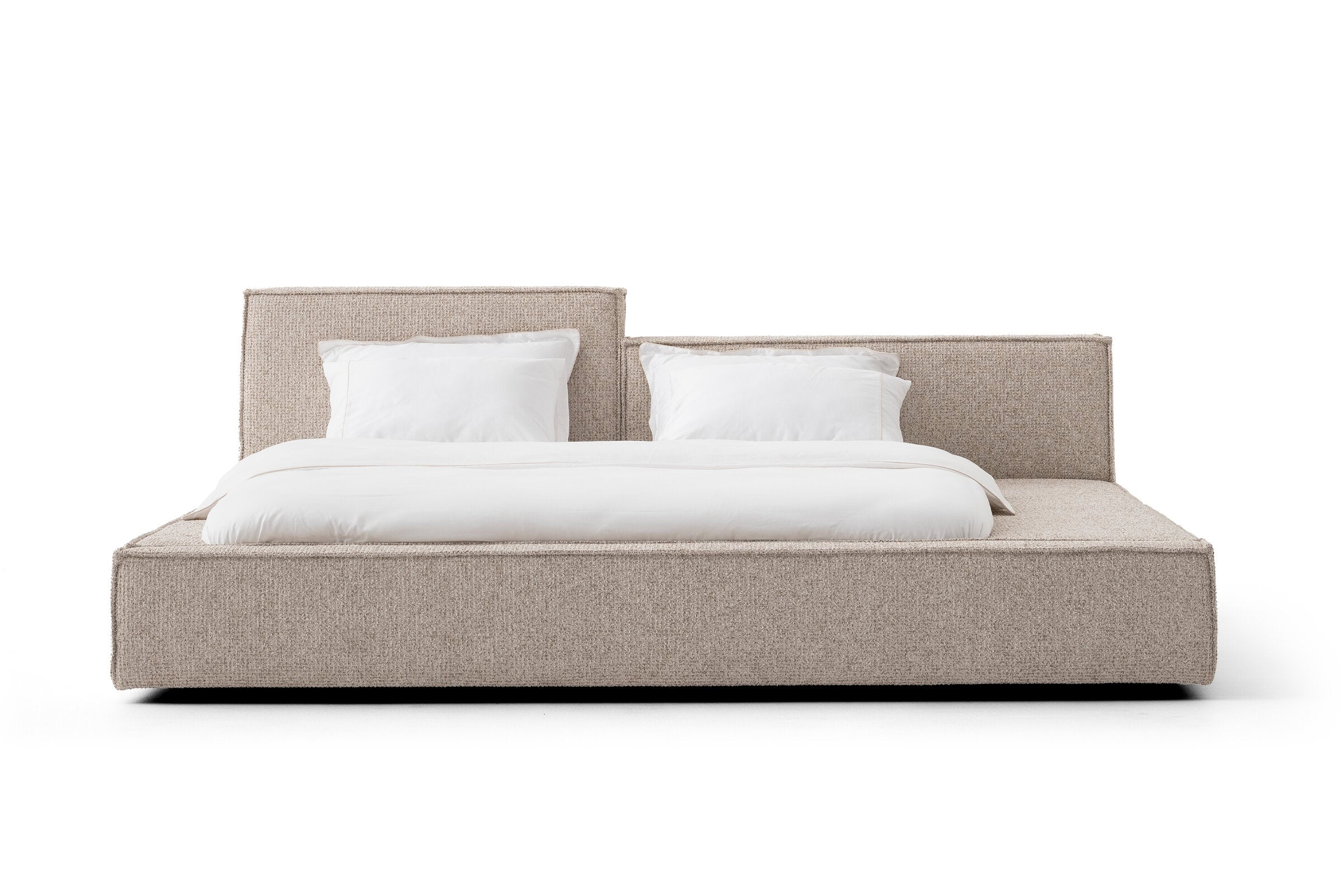 Тапицирано легло «Poufy XL» с асиметрична табла, с включена подматрачна рамка