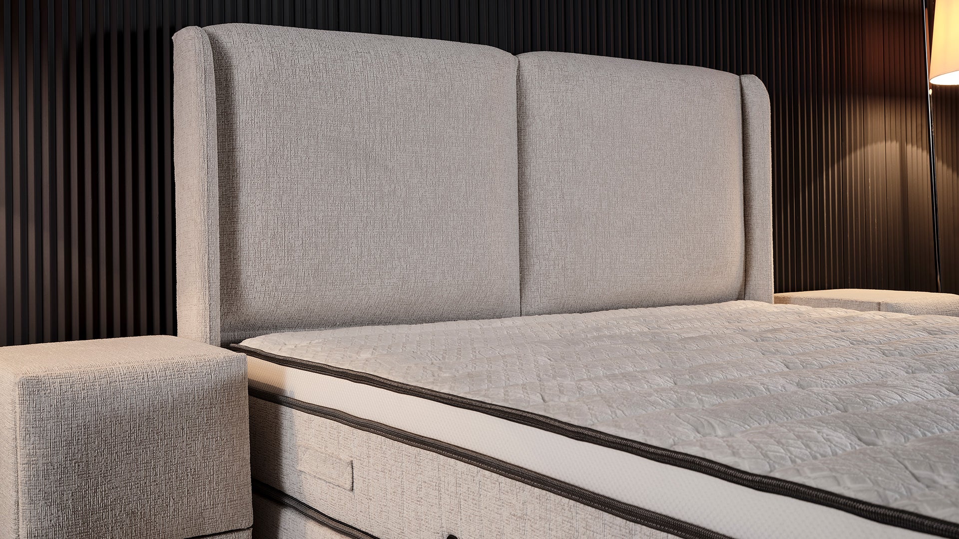 Тапицирано легло «Reina» + Матрак и табла - с място за съхранение и система за безшумно затваряне