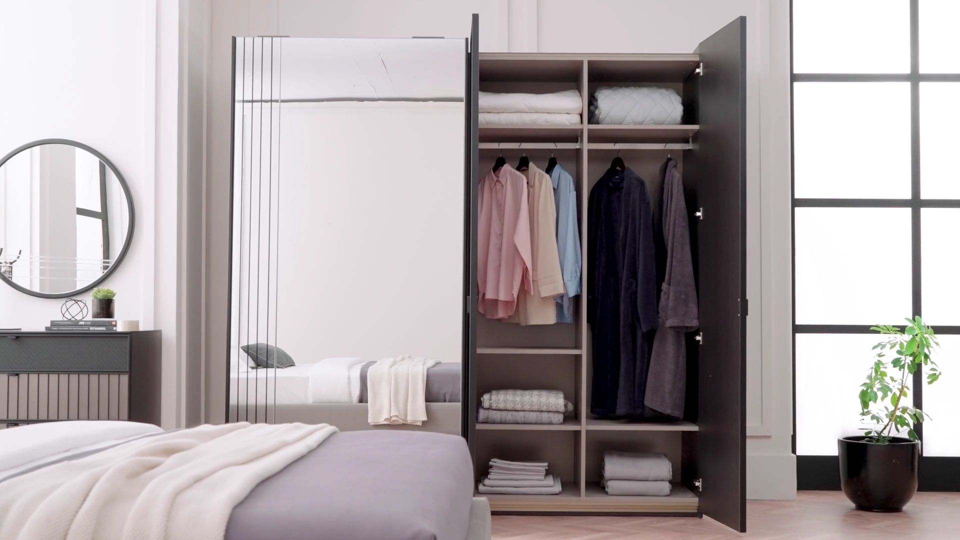 Гардероб с плъзгащи врати «Riga» с огледална врата, ширина 220см