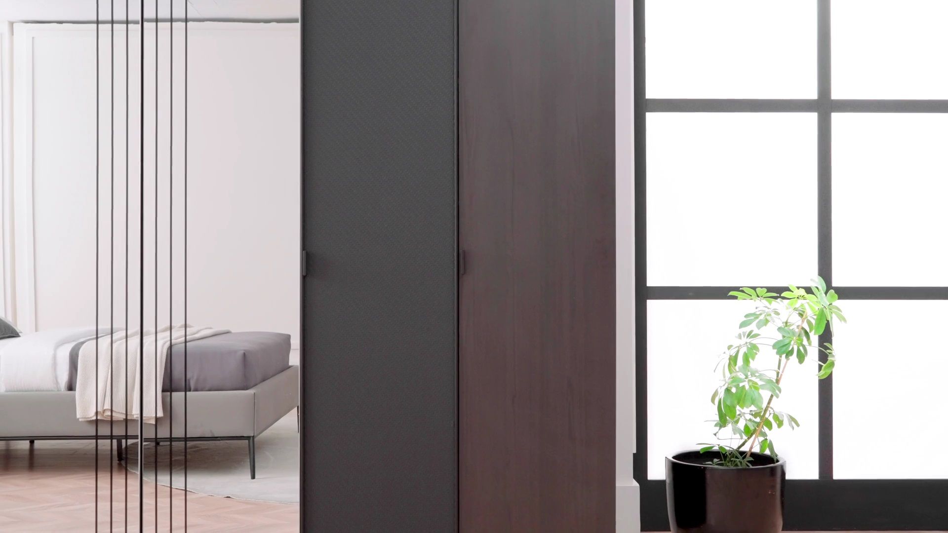 Шесткрилен гардероб «Riga» с огледална врата, ширина 272см