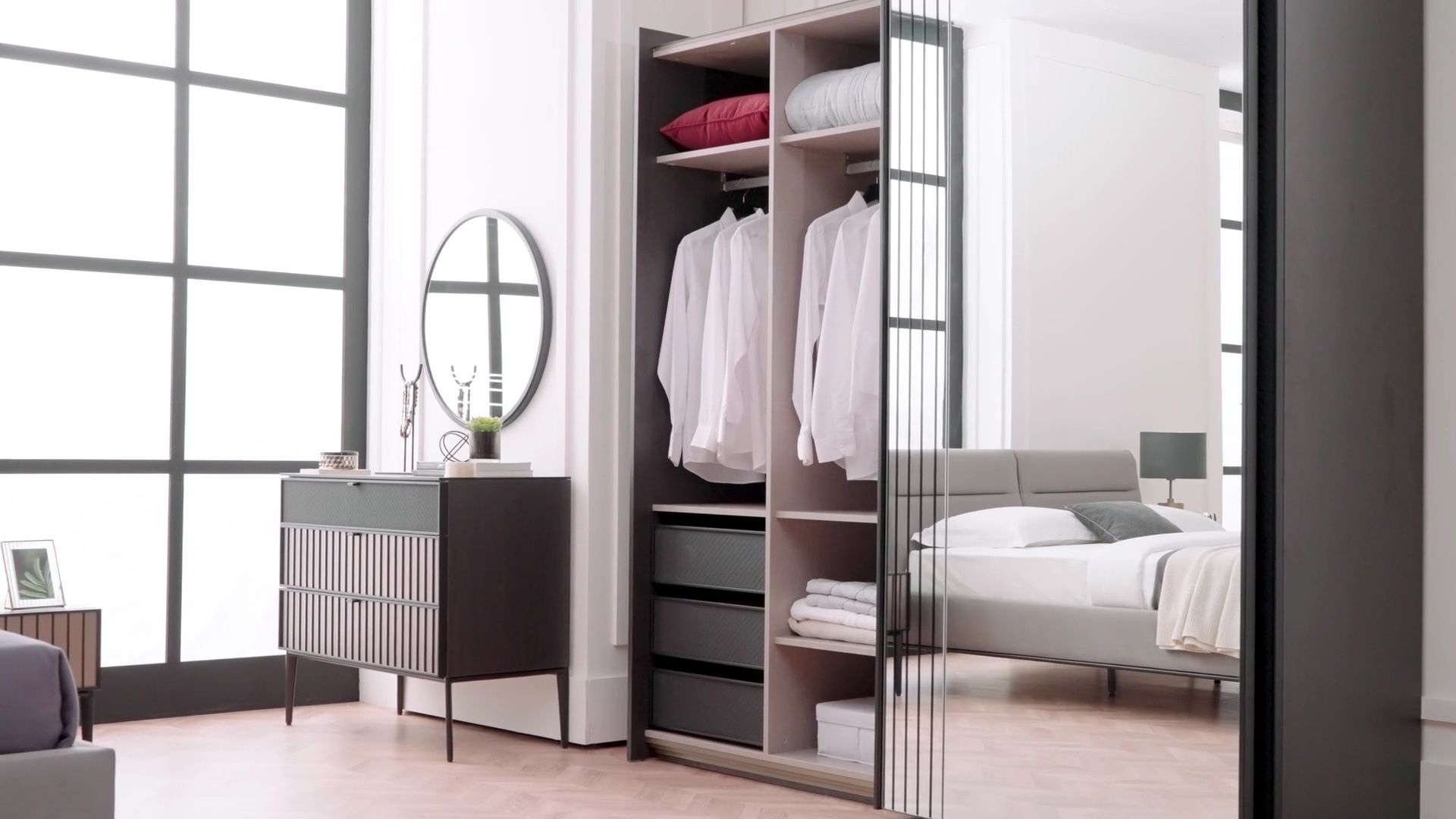 Гардероб с плъзгащи врати «Riga» с огледална врата, ширина 220см