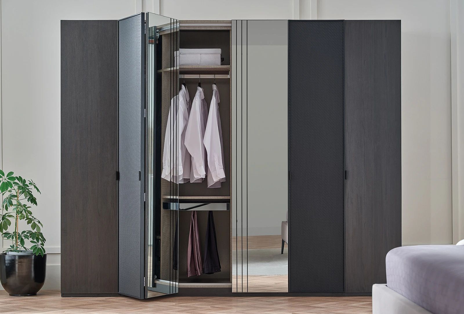 Шесткрилен гардероб «Riga» с огледална врата, ширина 272см