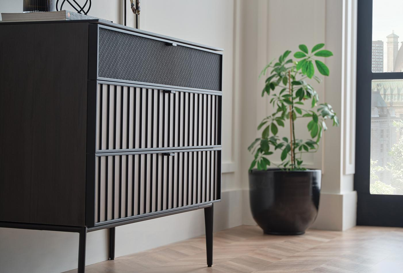 Скрин «Riga» с три чекмеджета, размер 100х85х48см