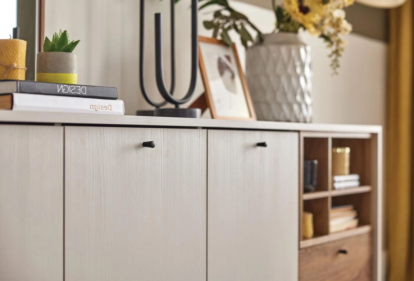 Бюфет «Loreto» с чекмедже и рафтове, размер 200х84х48см