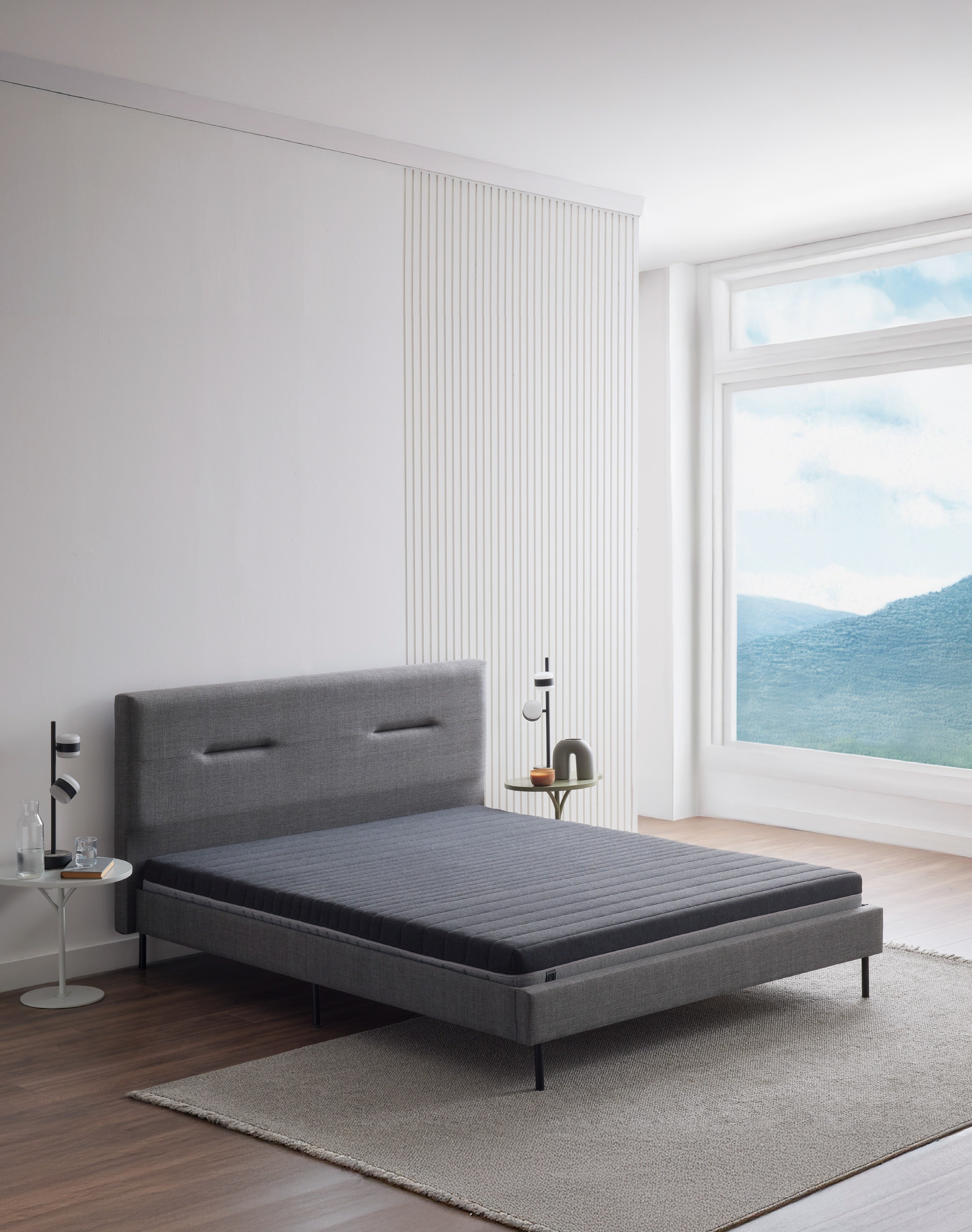 Тапицирано легло «Sovene» + табла, високи метални крака