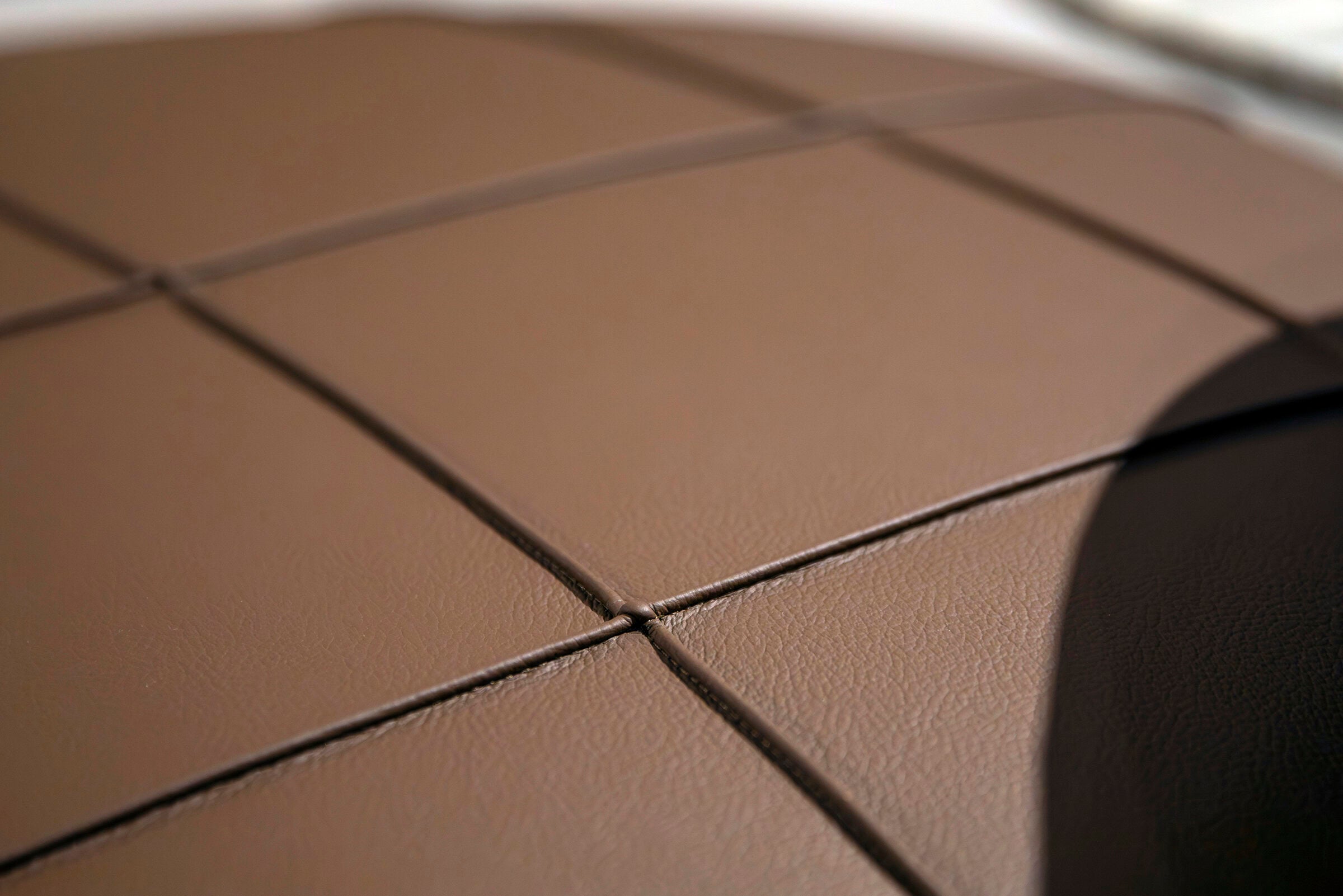 Табуретка «Tesla» - с естествена кожа