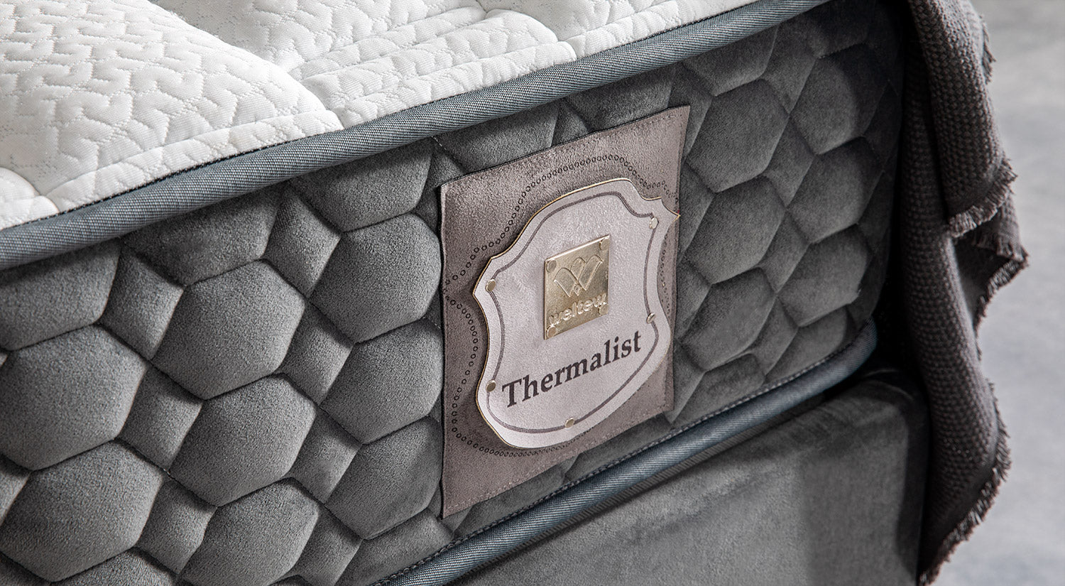 Тапицирано легло «Thermalist» + Матрак и табла - с място за съхранение, повдигащ механизъм, система за безшумно затваряне