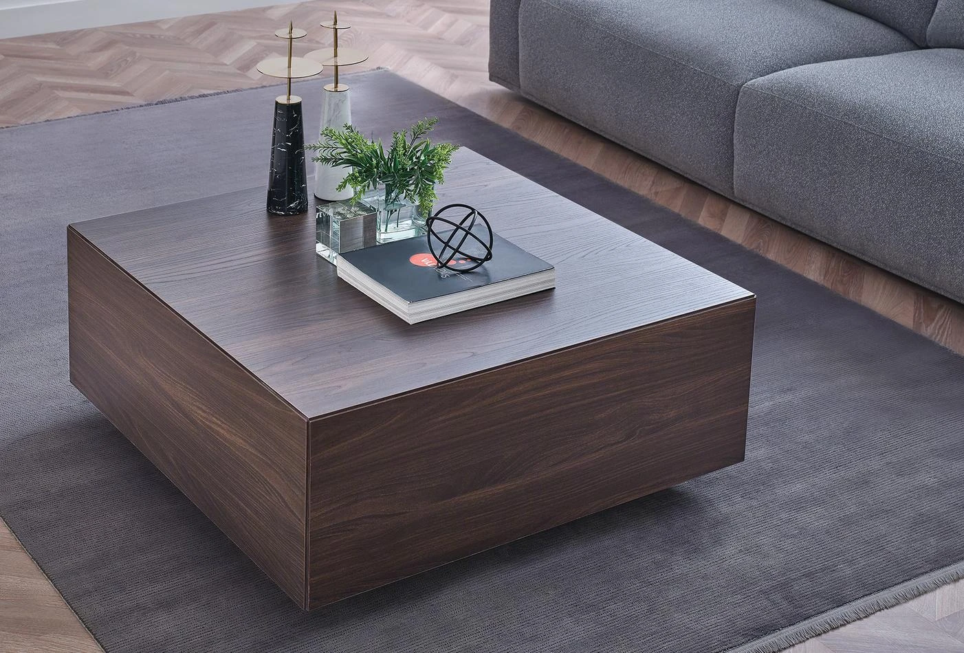 Холна маса «Tosca» - цвят орех, с размер 90х35х90см