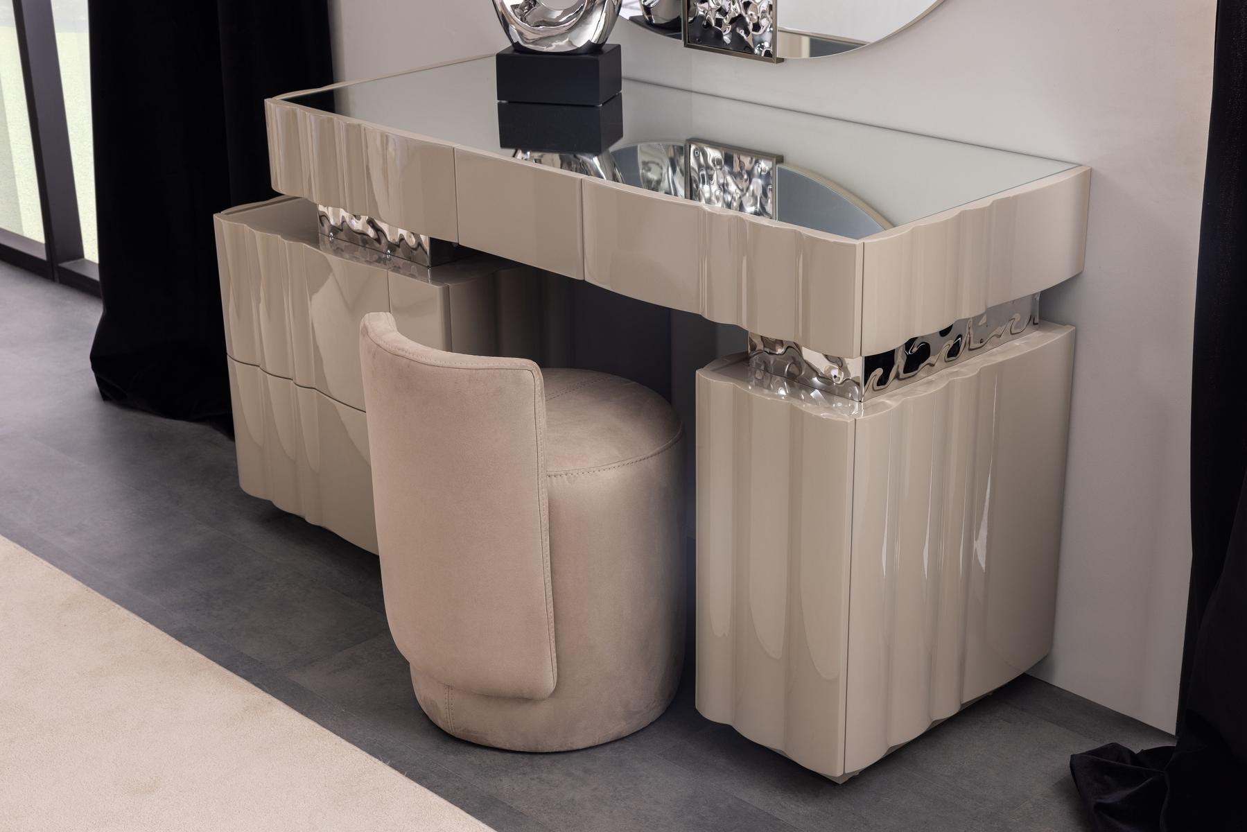 Тоалетка «Bugatti» + скрин с четири чекмеджета и шкаф, размер 145х82х53см