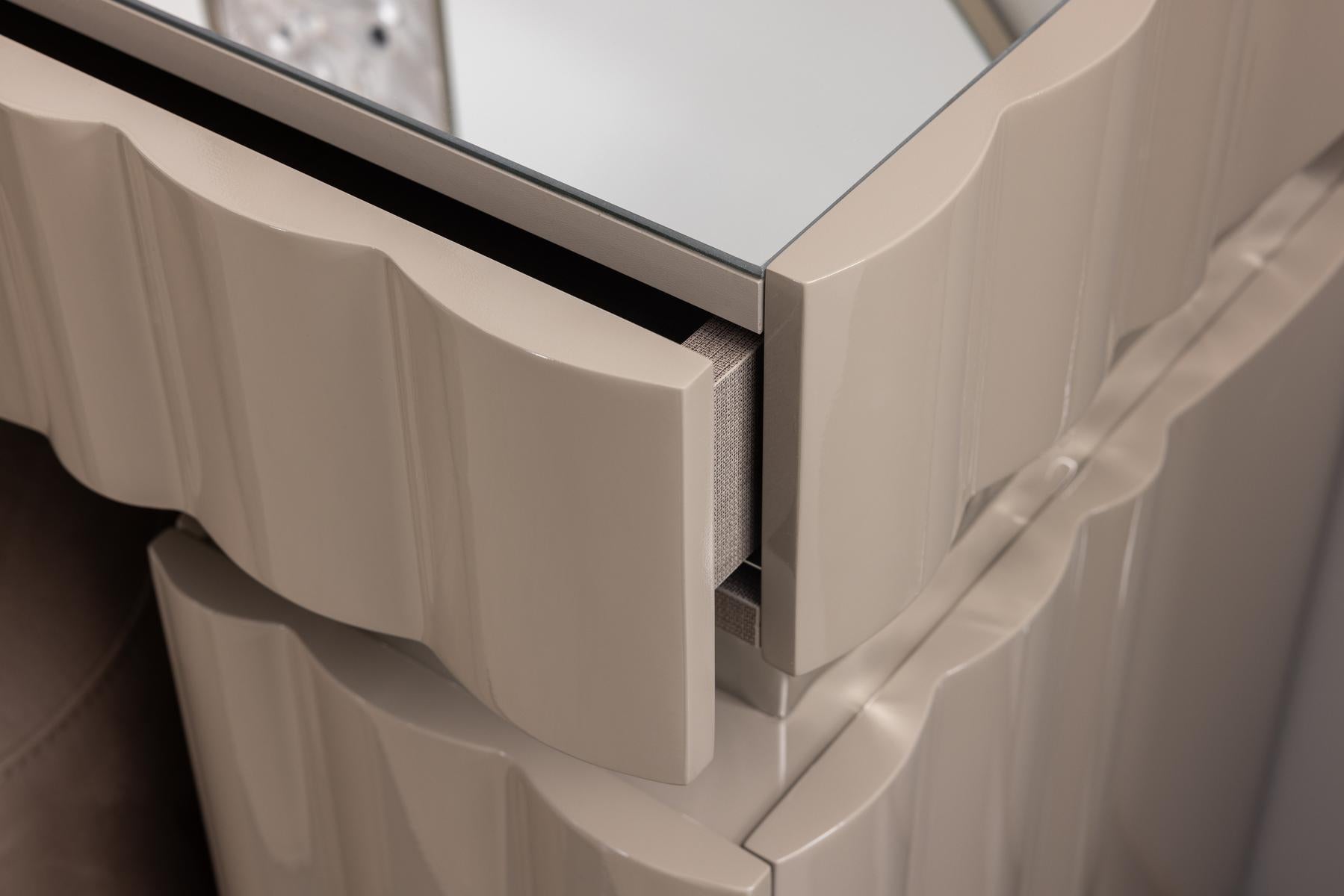 Тоалетка «Bugatti» + скрин с четири чекмеджета и шкаф, размер 145х82х53см