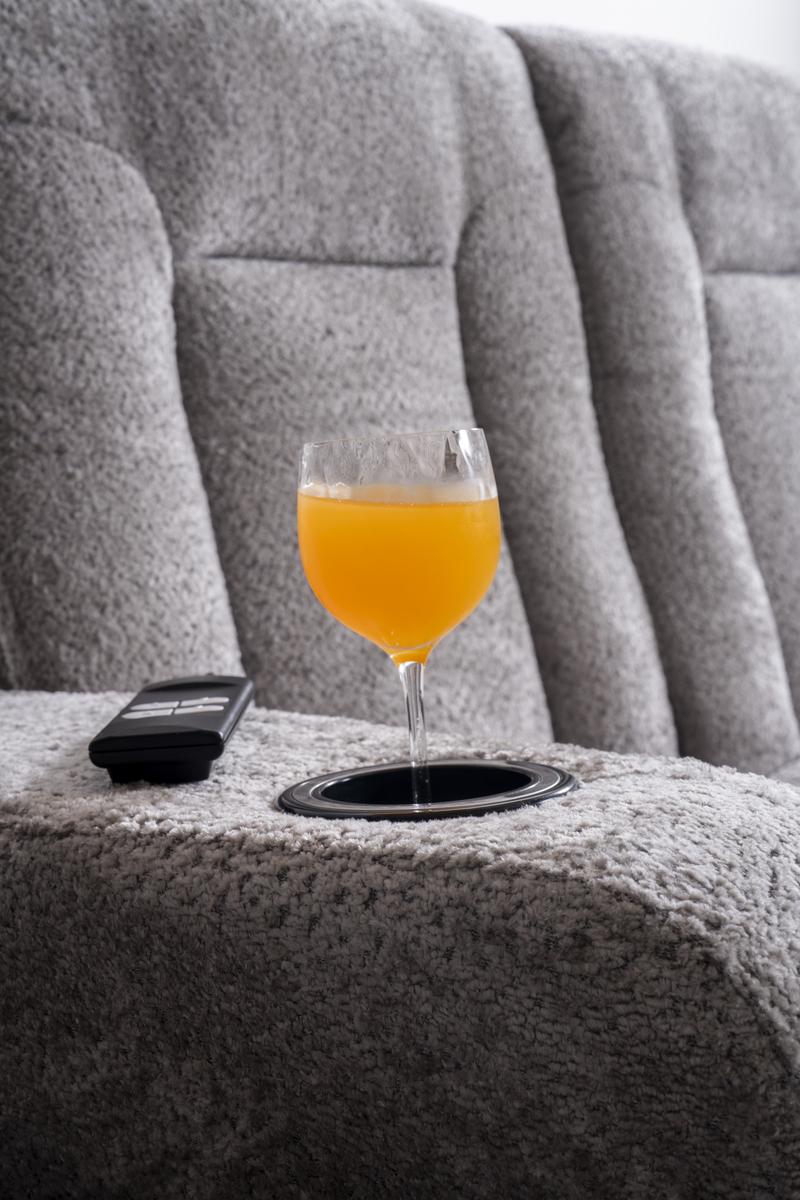 ТВ композиция «Cunda Sinema» с електрически релакс механизъм, USB зарядна станция