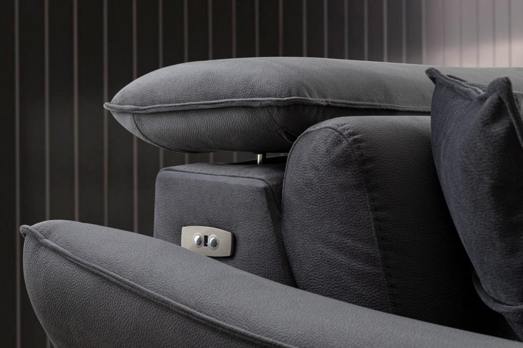 Триместен разтегателен диван «Kristal» + електрически механизъм, 2 декоративни възглавници