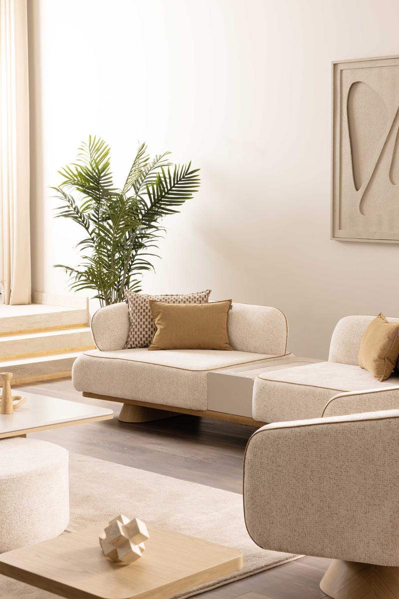 Четириместен диван «Roma» + конзолна масичка, размер 282х75х95см