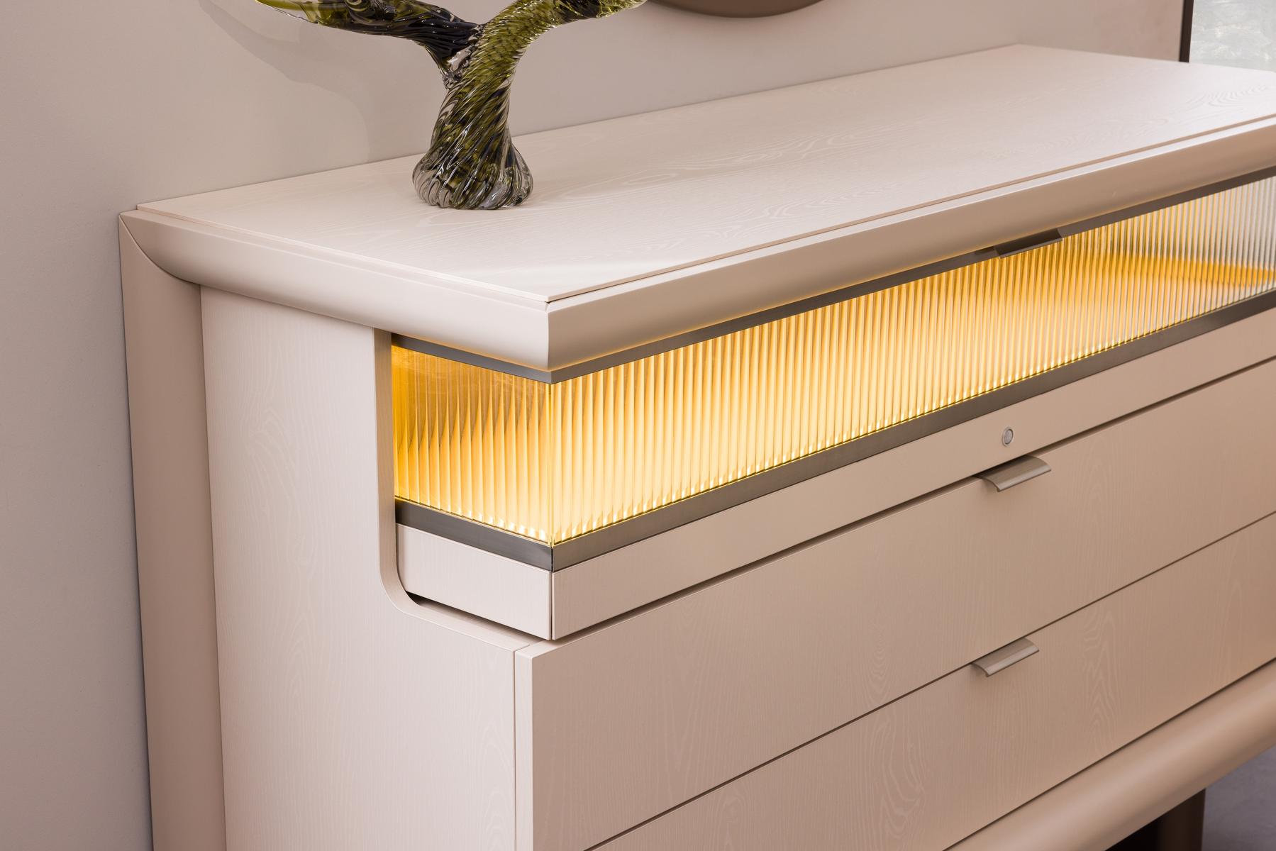 Скрин «Sahara» с три чекмеджета и LED осветление, размер 132х87х45см