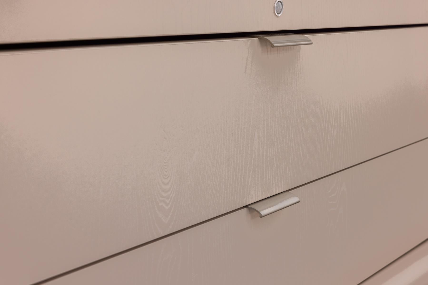 Скрин «Sahara» с три чекмеджета и LED осветление, размер 132х87х45см